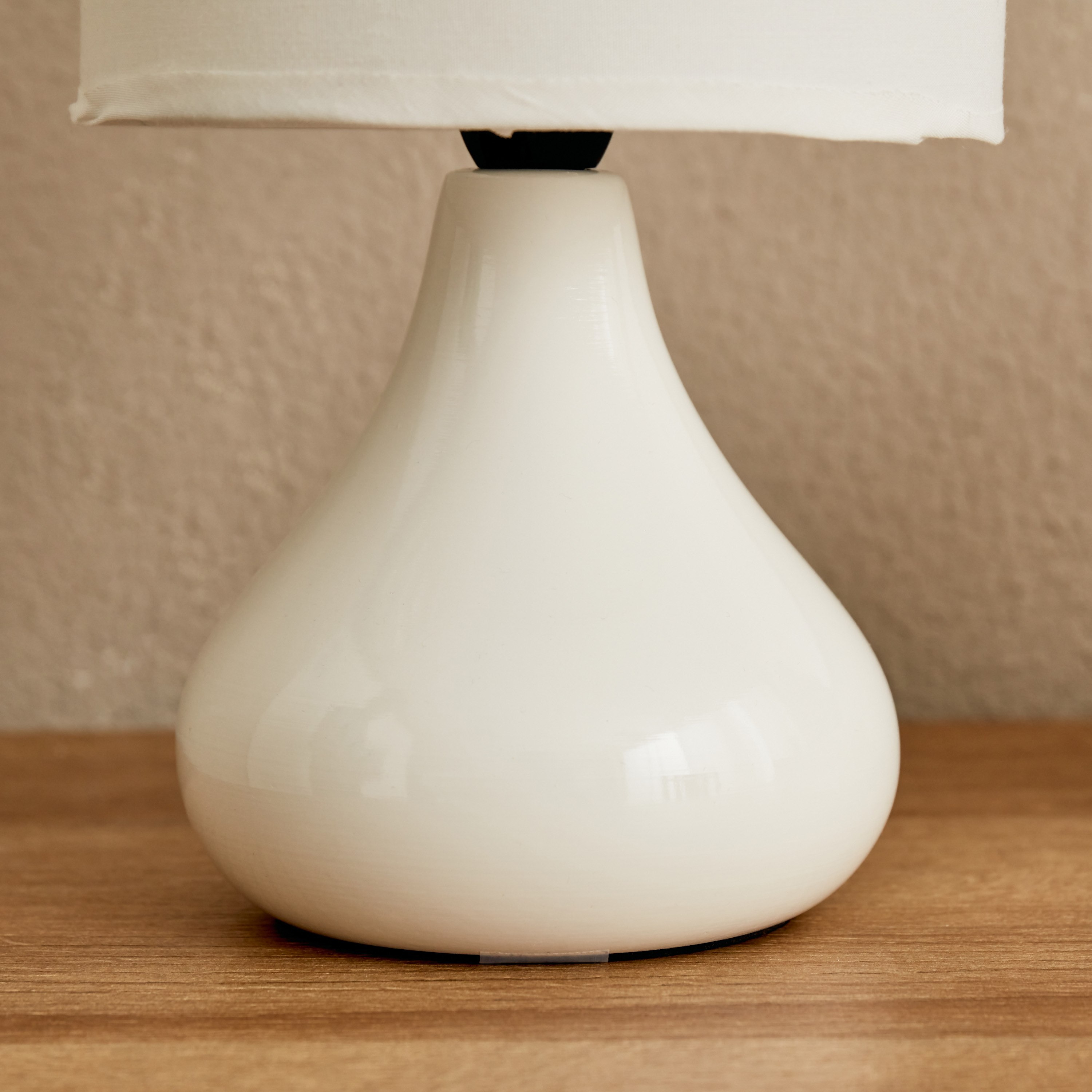 مصباح طاولة سيراميك من كلارك - 14x14x23 سم-hbxlivingroom-lighting-tablelamps-image-4