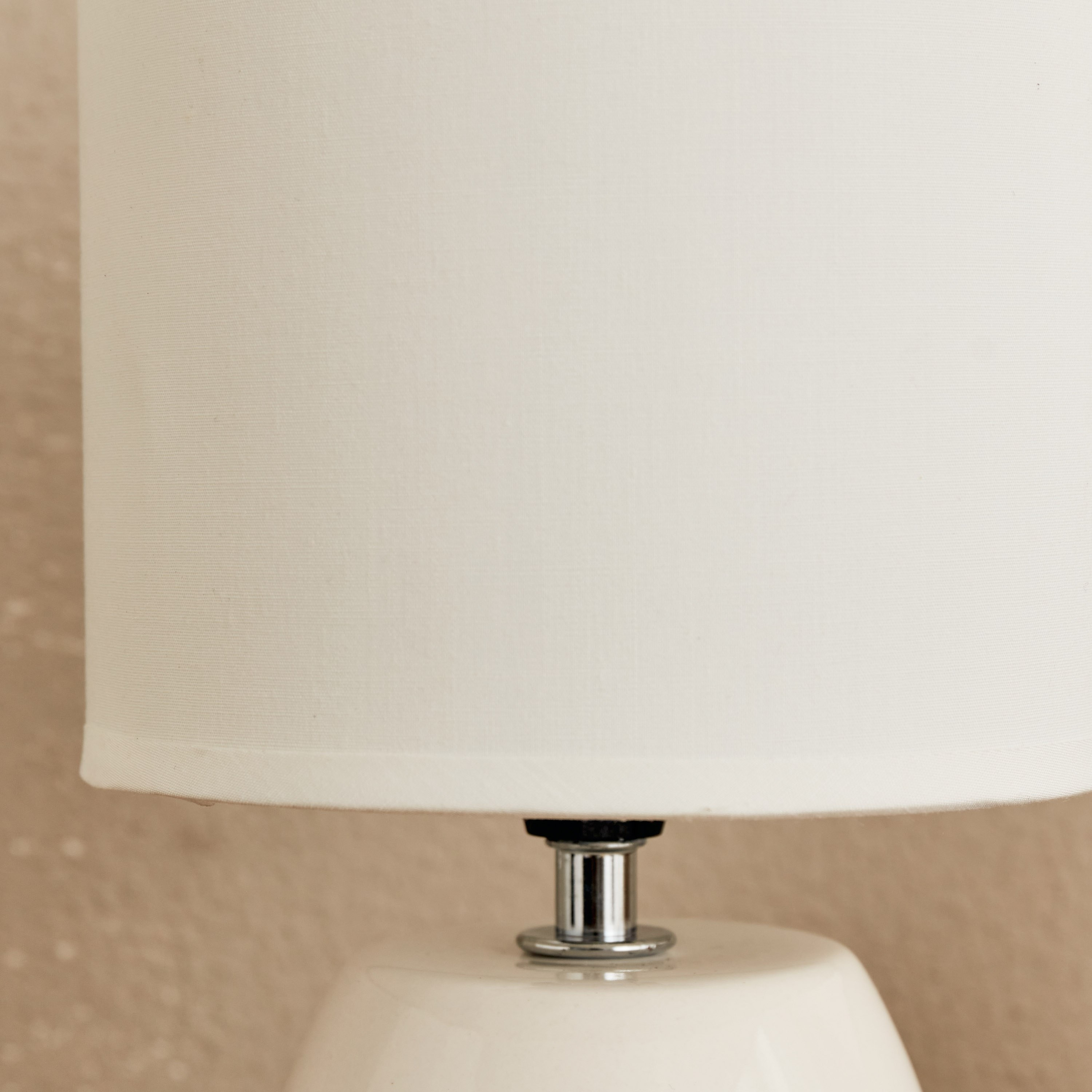 مصباح طاولة سيراميك من كلارك - 15.5x15.5x25 سم-hbxlivingroom-lighting-tablelamps-image-4