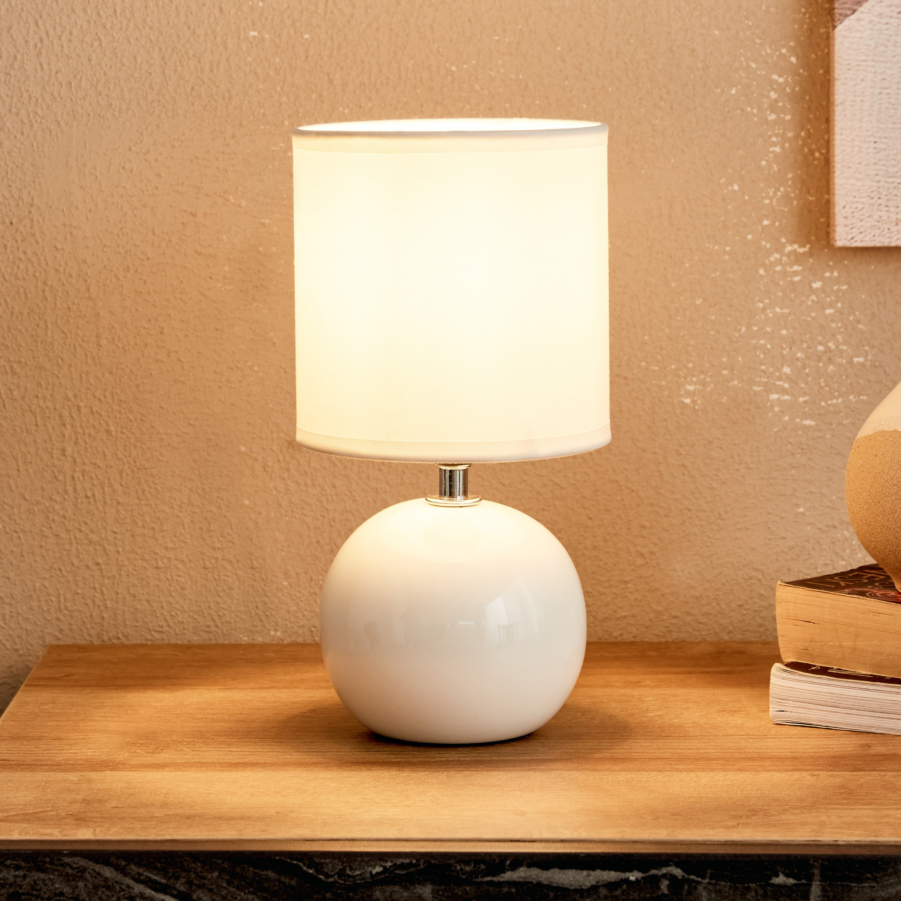 مصباح طاولة سيراميك من كلارك - 13x13x24 سم-hbxlivingroom-lighting-tablelamps-image-2