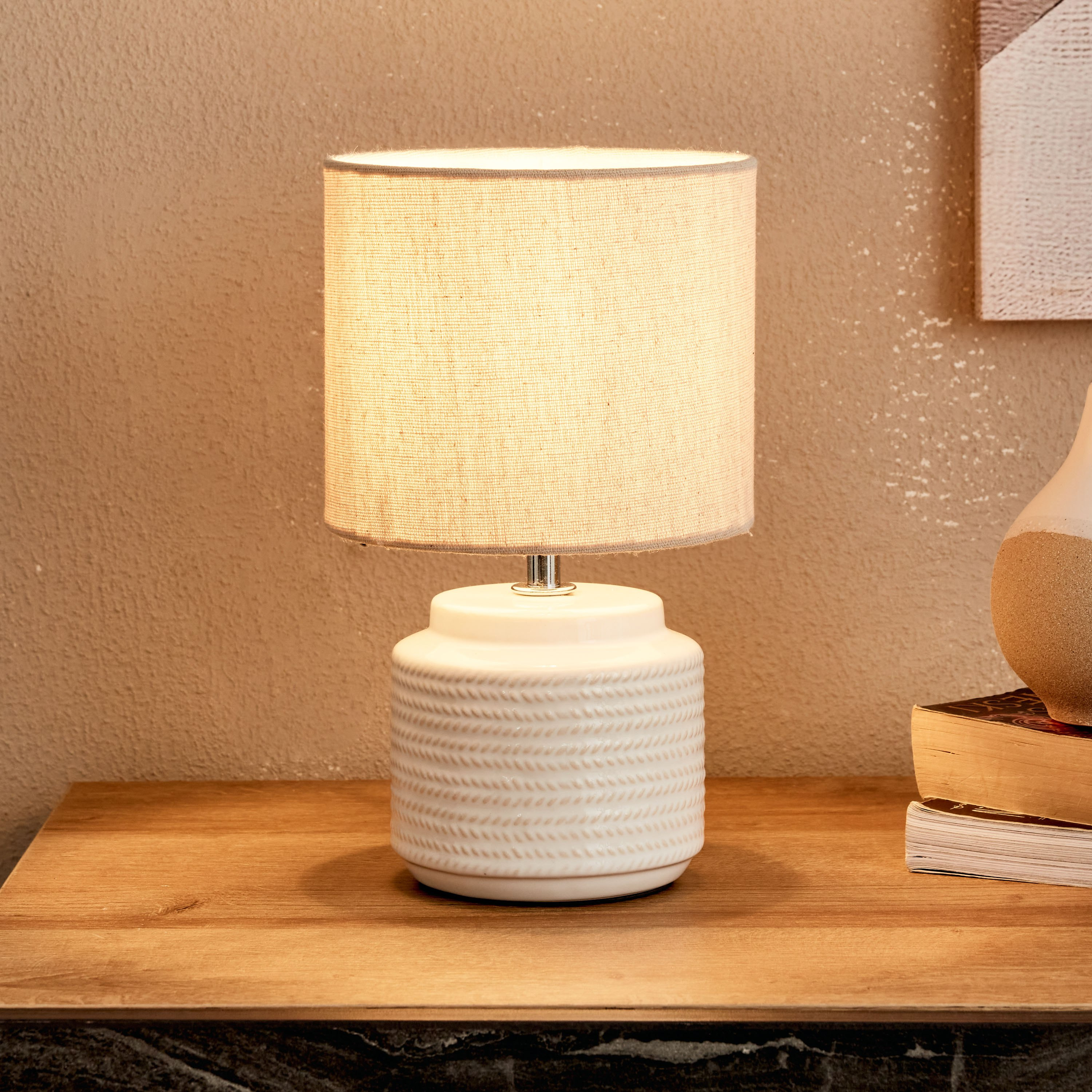 مصباح طاولة سيراميك من كلارك - 15x15x25 سم-hbxlivingroom-lighting-tablelamps-image-2