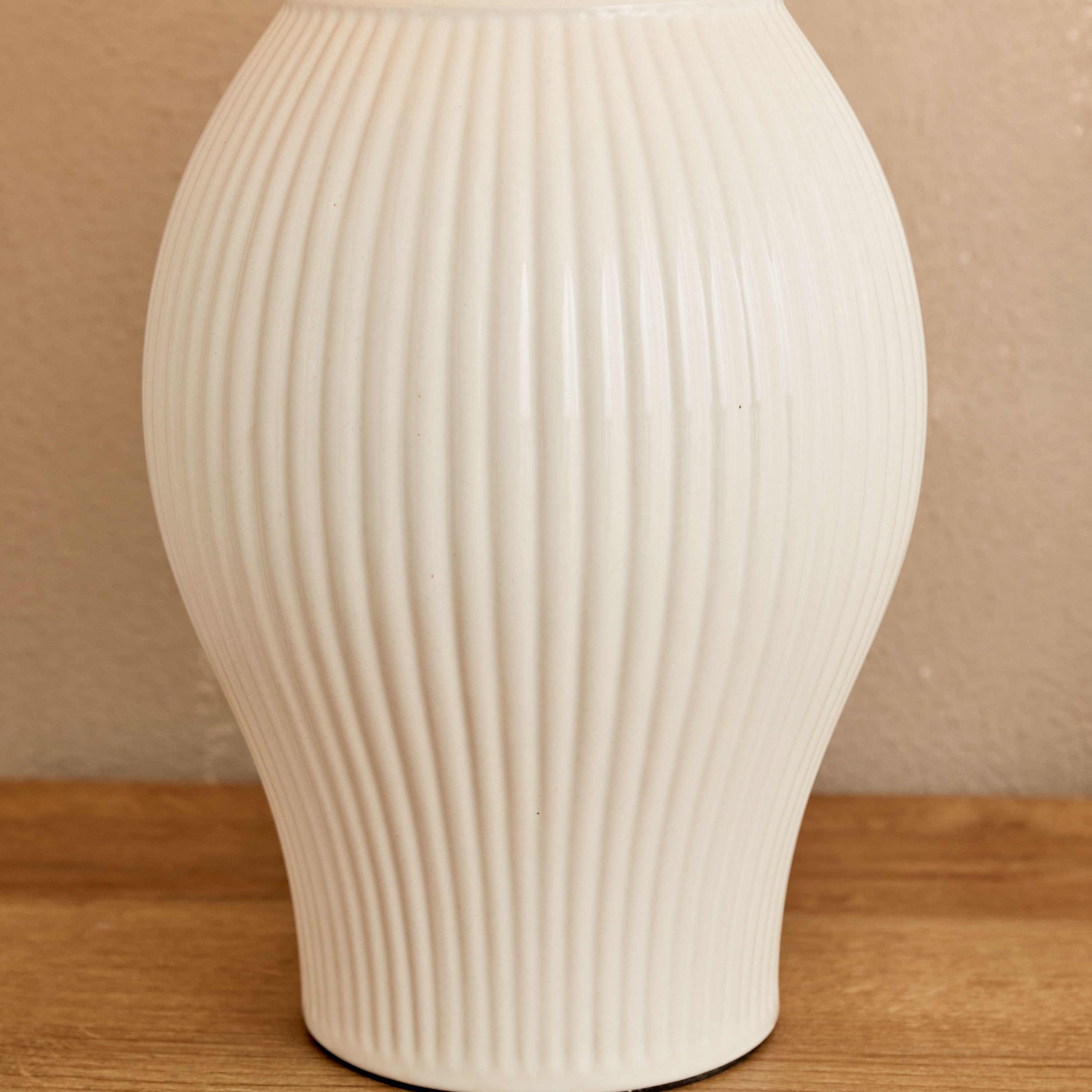 مصباح طاولة سيراميك من كلارك - 32x32x55 سم-hbxlivingroom-lighting-tablelamps-image-4