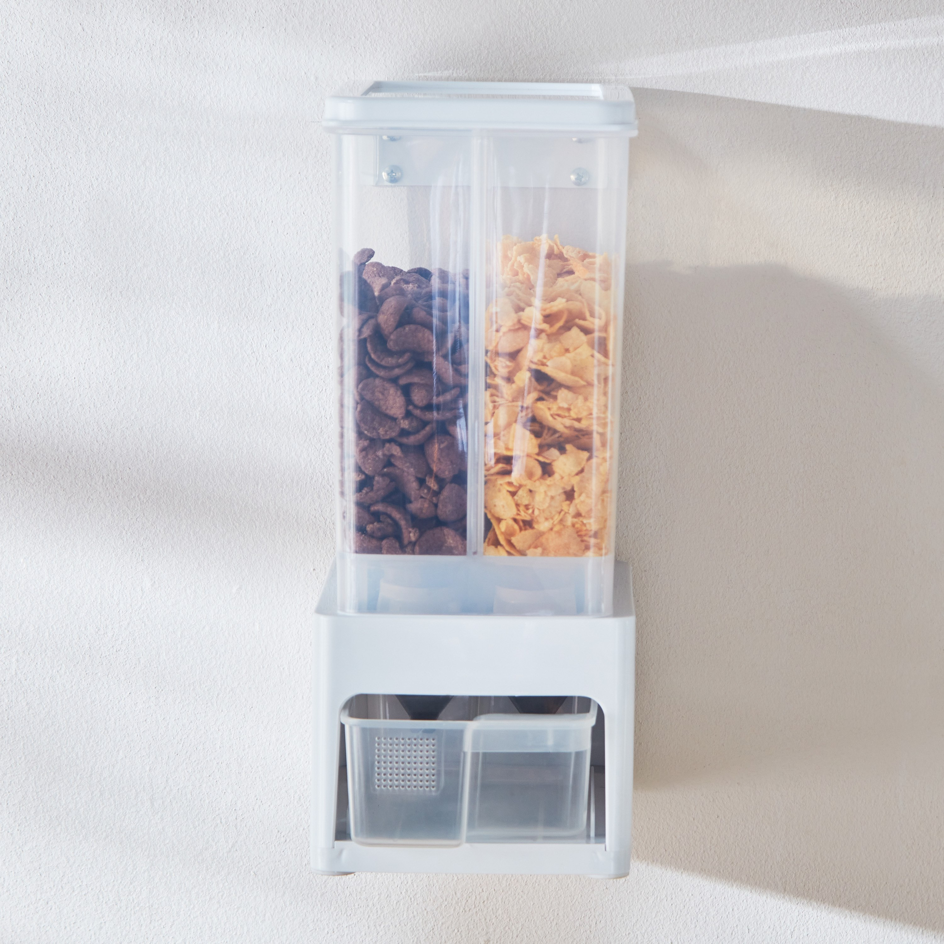 حامل حبوب مزدوج يعلّق على الحائط مع كوب من إسينشيال-hbxhomeware-hbxkitchen-image-2