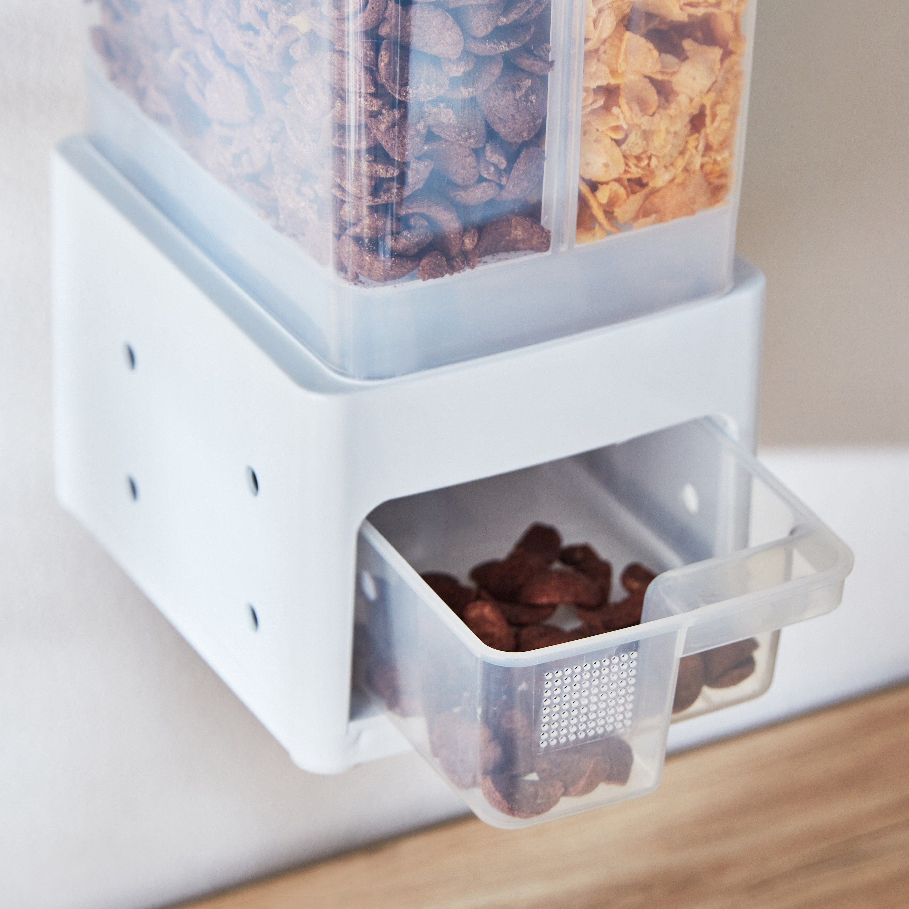 حامل حبوب مزدوج يعلّق على الحائط مع كوب من إسينشيال-hbxhomeware-hbxkitchen-image-3