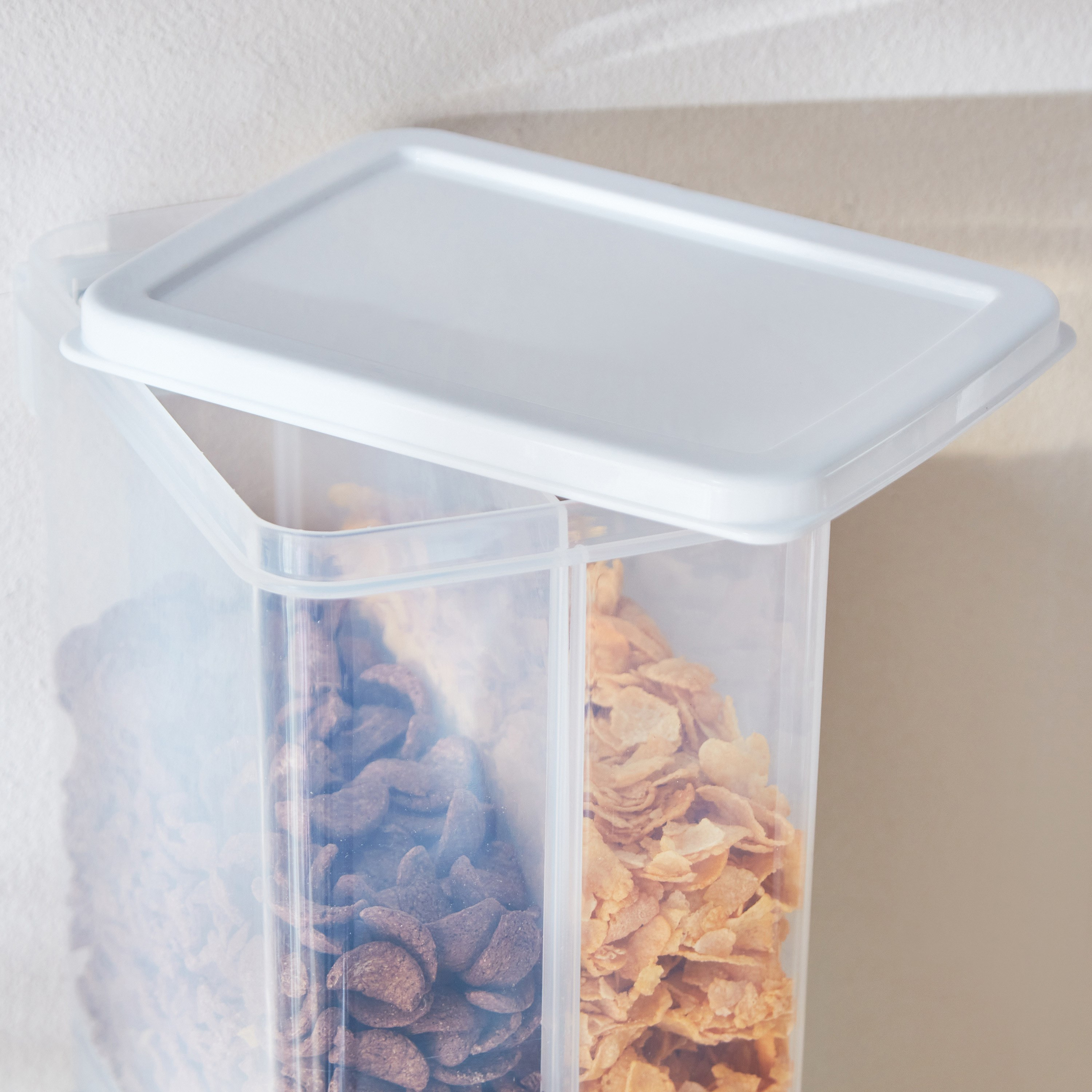 حامل حبوب مزدوج يعلّق على الحائط مع كوب من إسينشيال-hbxhomeware-hbxkitchen-image-4