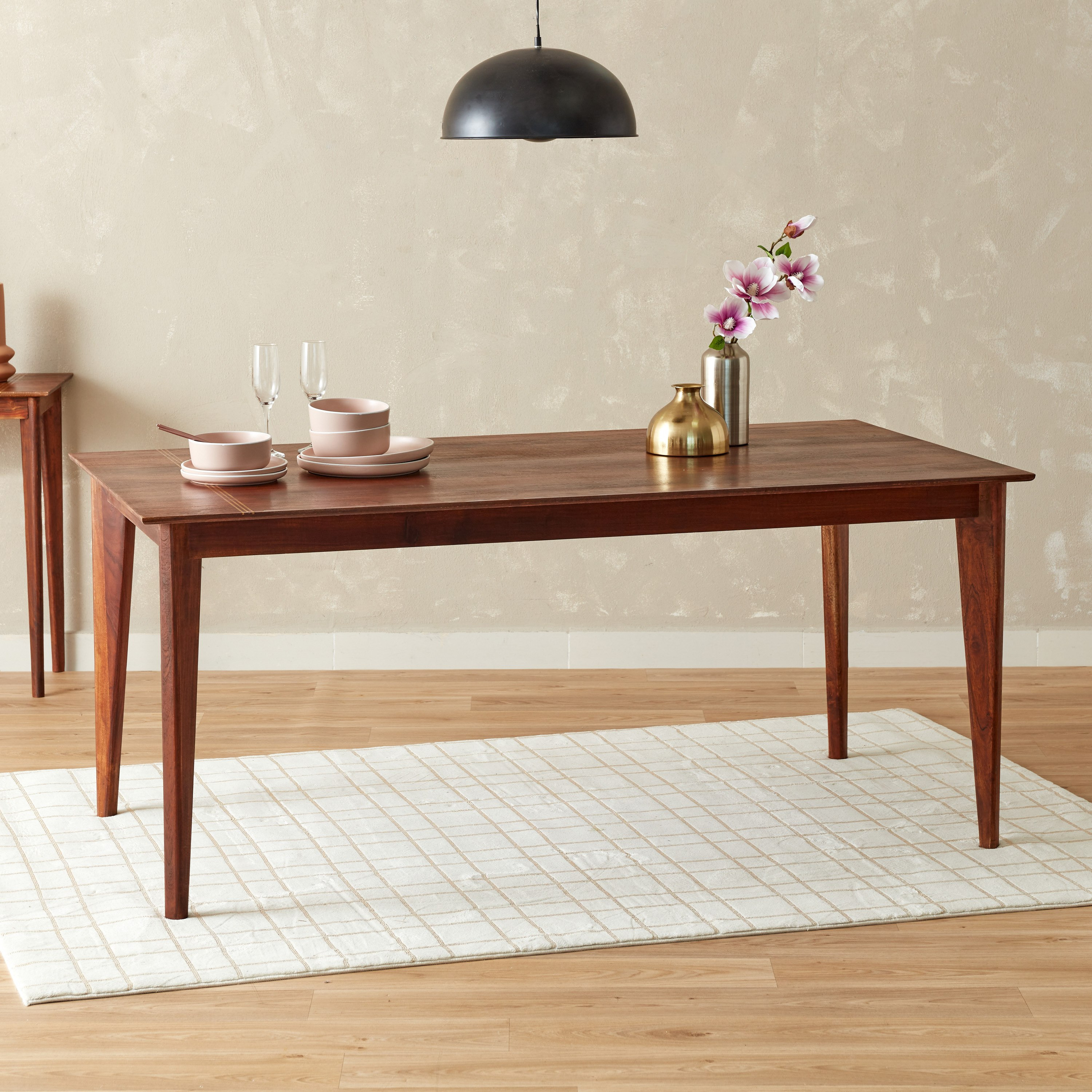 طاولة سفرة لـ6 مقاعد مطعمة بالنحاس - إيفورا لوكس من فيندرا -hbxdiningroom-diningtablesandsets-diningtables-sixseater-image-1