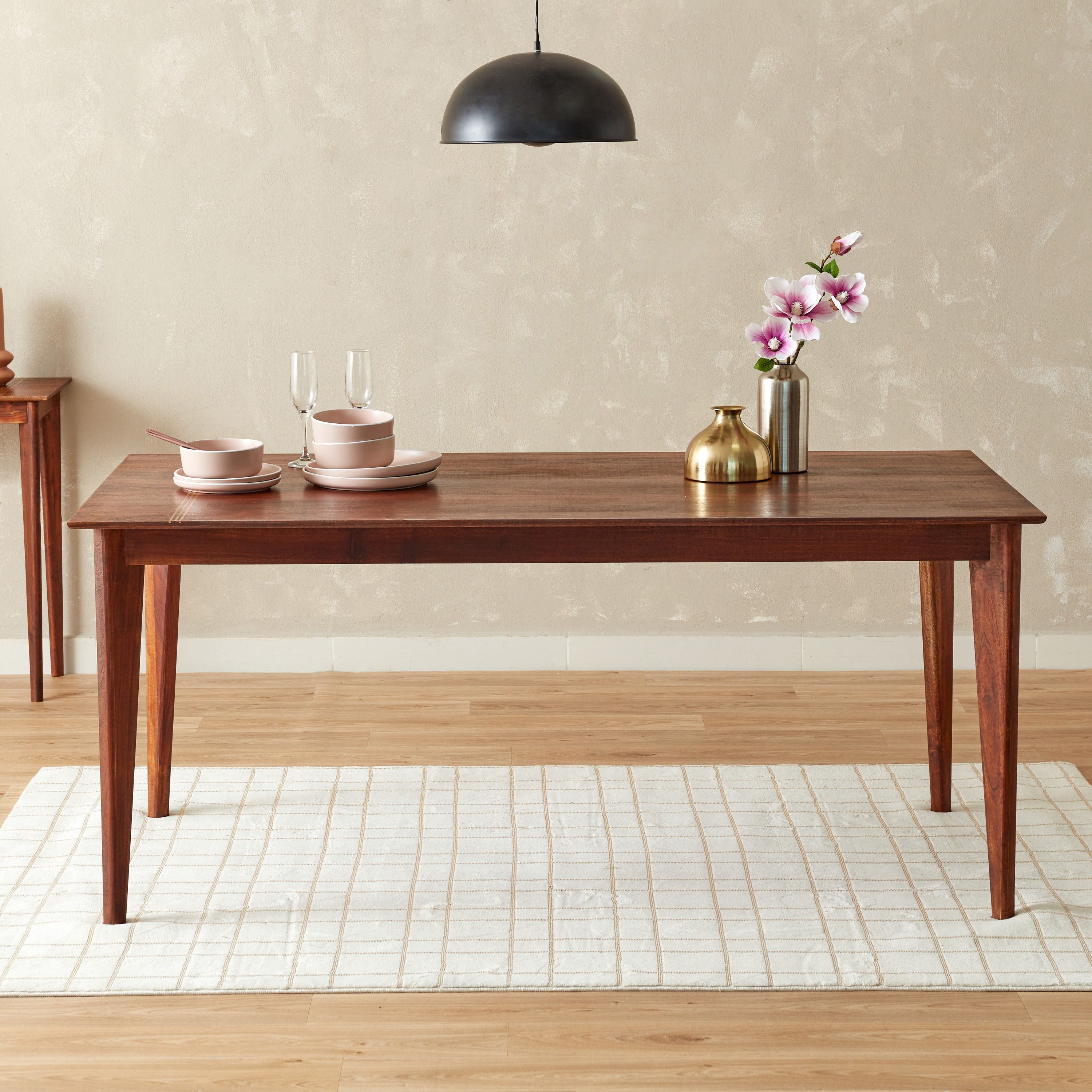 طاولة سفرة لـ6 مقاعد مطعمة بالنحاس - إيفورا لوكس من فيندرا -hbxdiningroom-diningtablesandsets-diningtables-sixseater-image-2