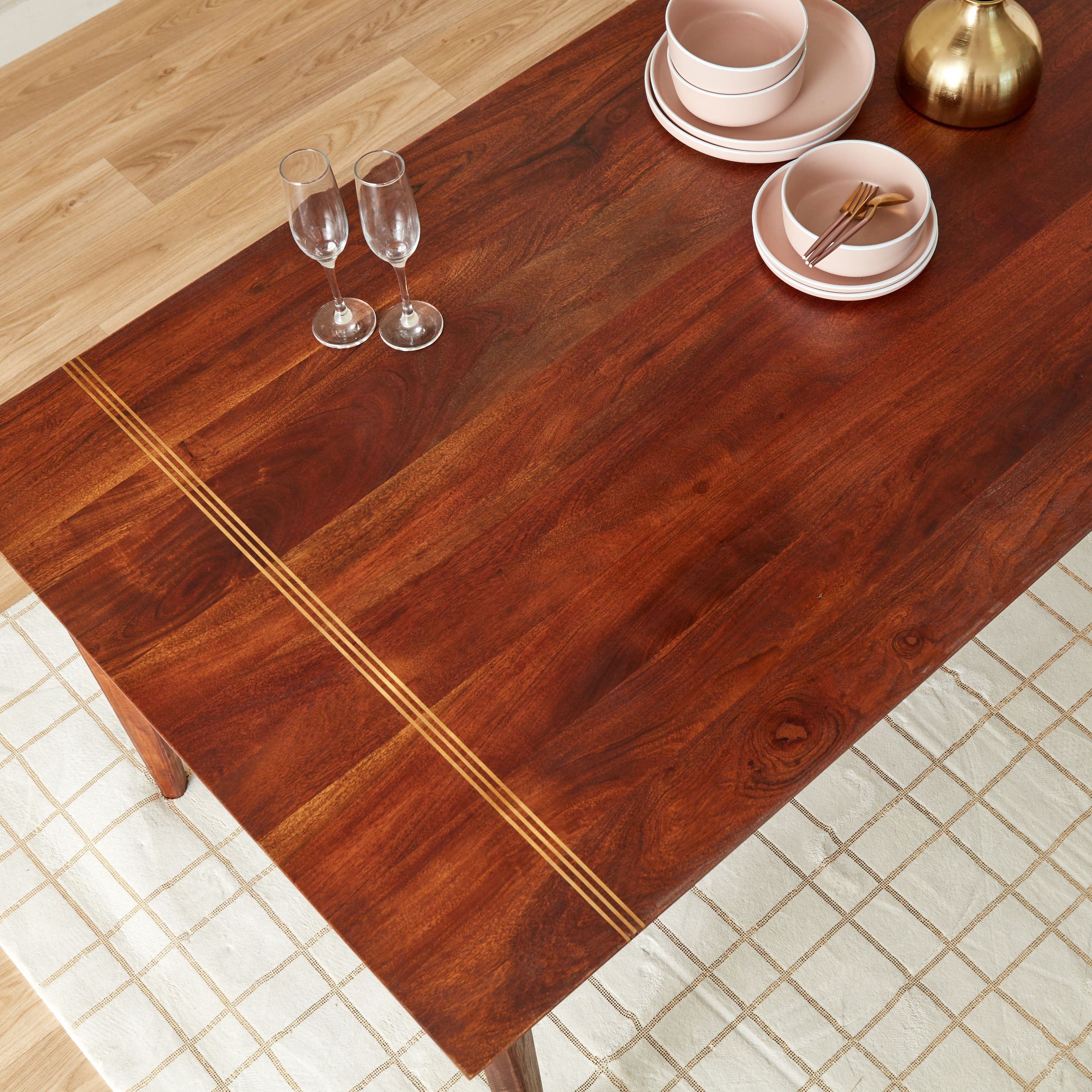 طاولة سفرة لـ6 مقاعد مطعمة بالنحاس - إيفورا لوكس من فيندرا -hbxdiningroom-diningtablesandsets-diningtables-sixseater-image-4