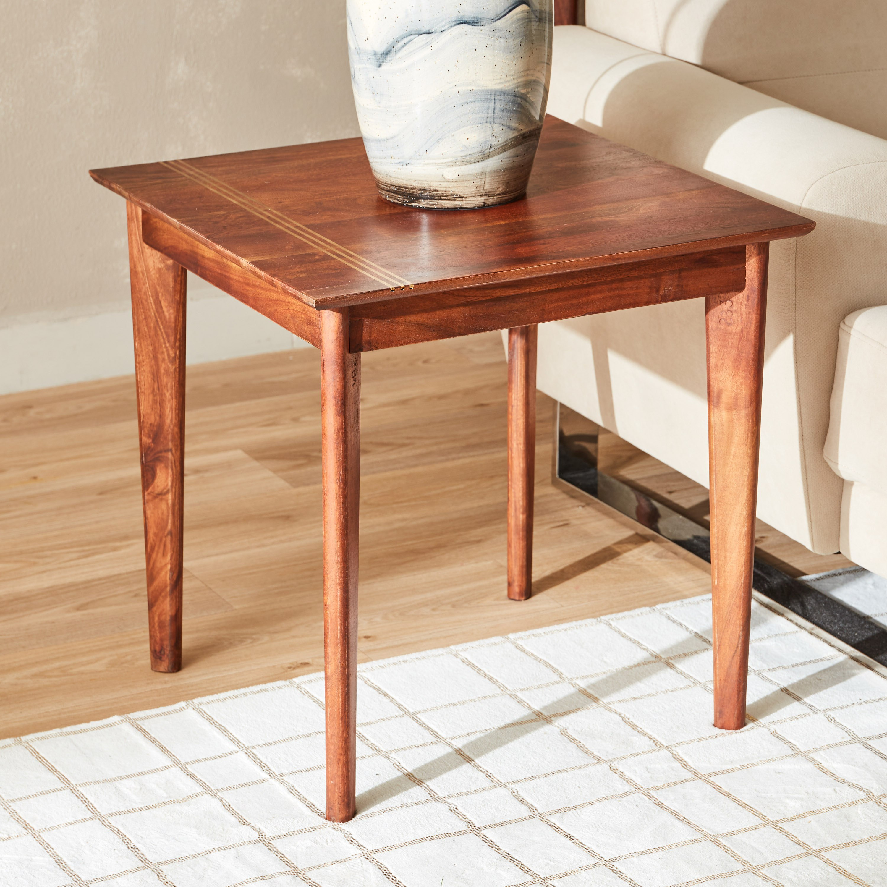 طاولة جانبية مطعمة بالنحاس - إيفورا لوكس من فيندرا -hbxfurniture-livingroom-endtables-image-1