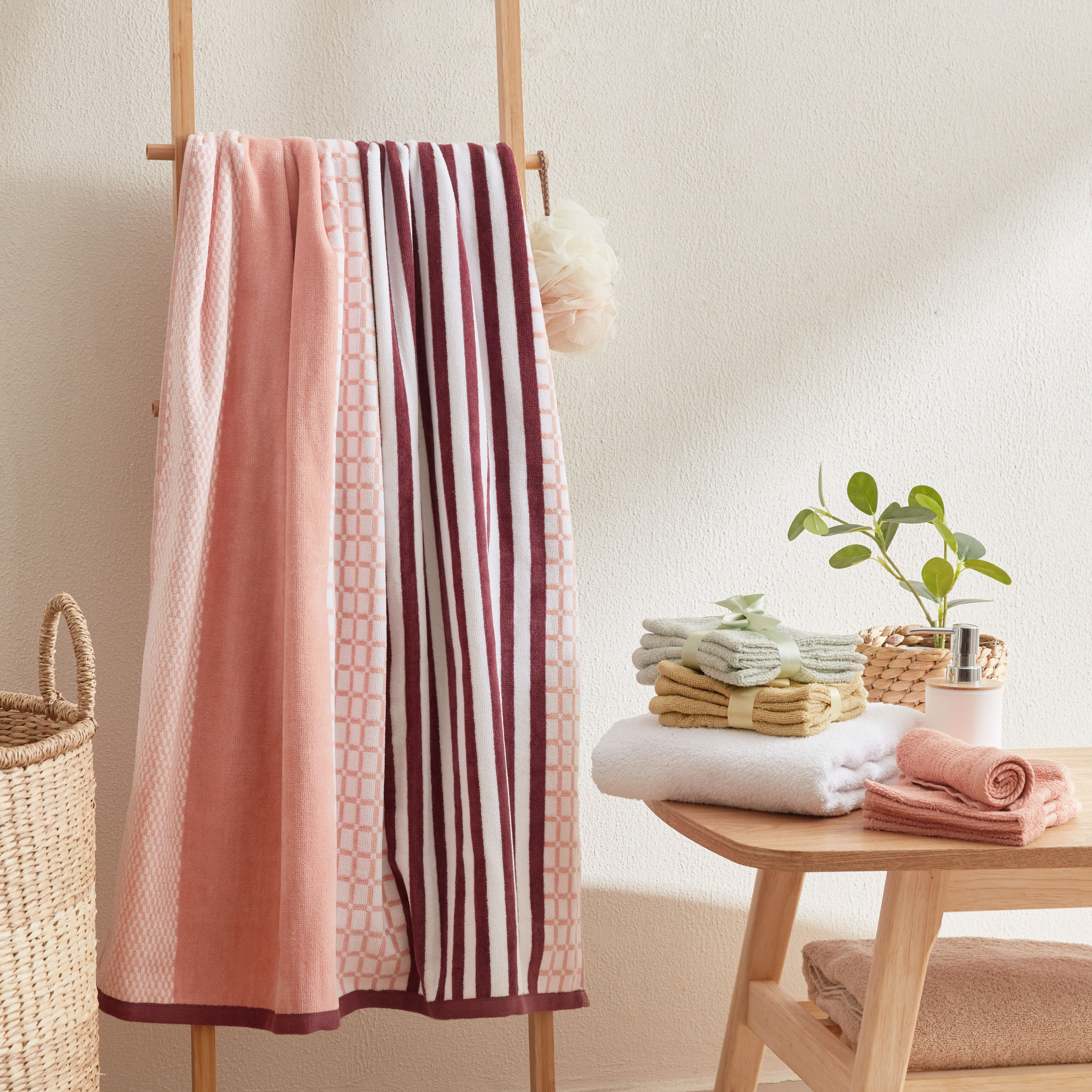 منشفة شاطئ قطن روزا من فيفيد - 86x160 سم-hbxbathroom-bathroomtextiles-image-4