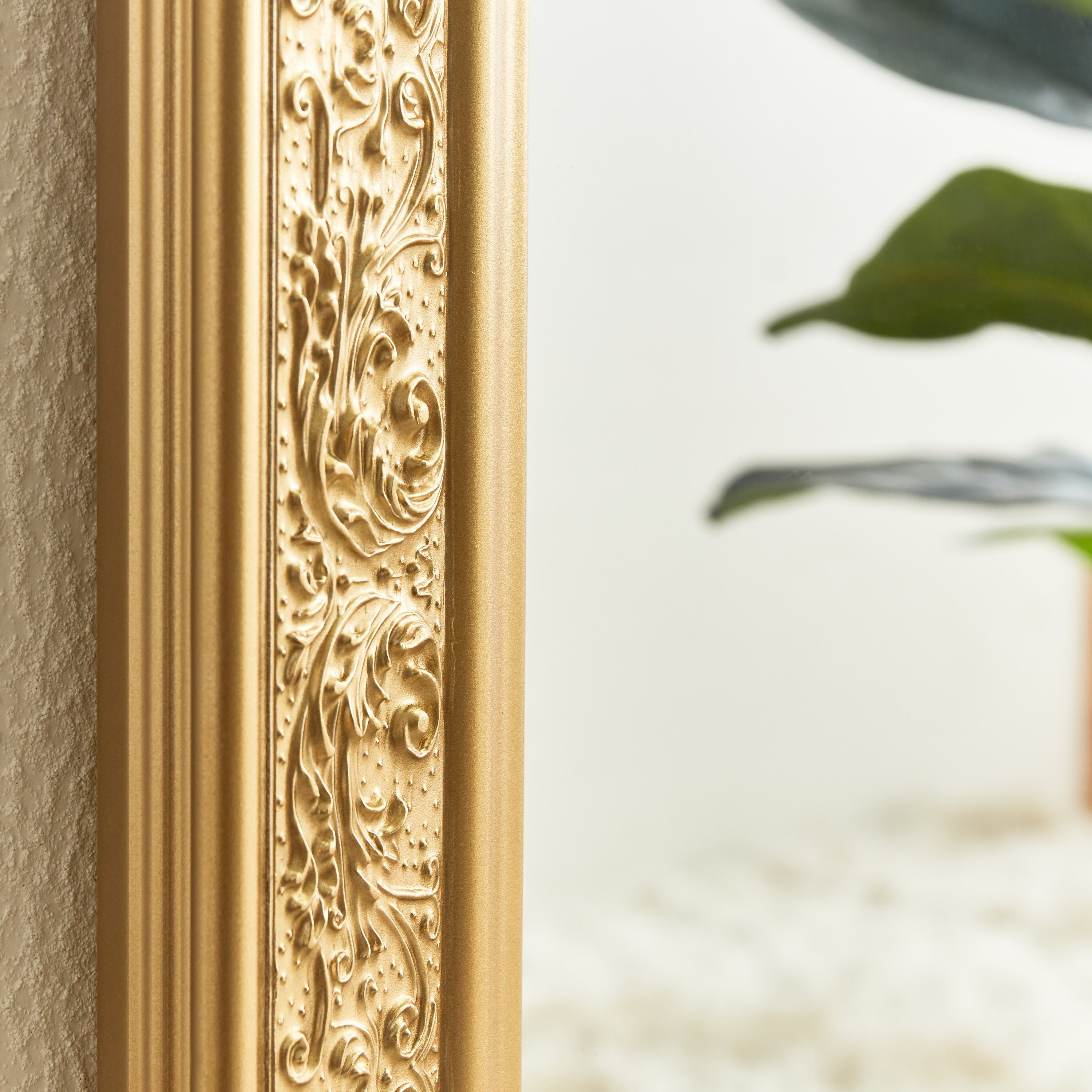 مرآة حائط بإطار خشبي بارز الملمس من لاجو - 72x102 سم-hbxhomeware-hbxdecorandfurnishings-image-4