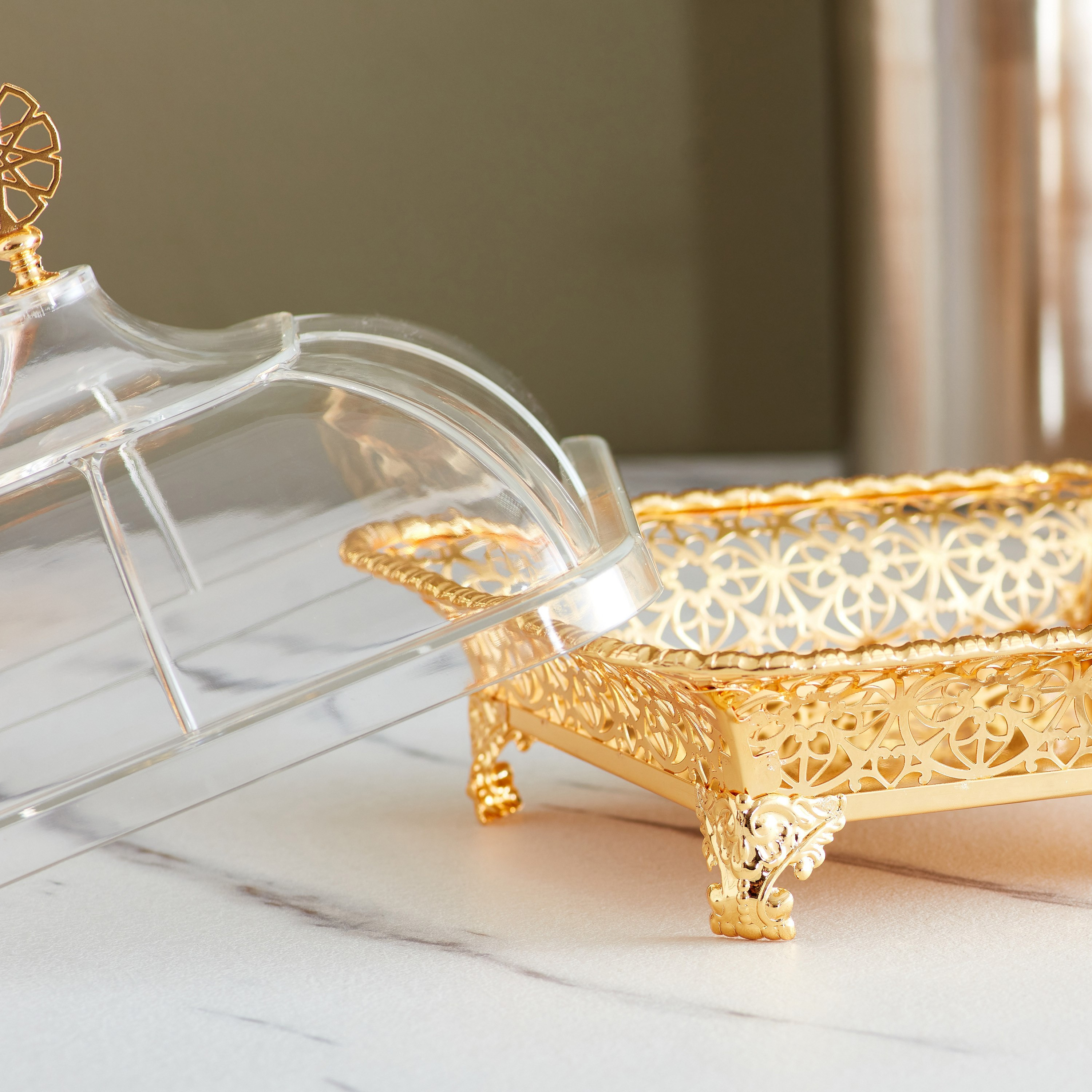 صينية تقديم مربعة بطلاء ذهبي وغطاء أكريليك من أدورا - 21.7x21.7x22.3 سم-hbxdecorandfurnishings-tabletop-serveware-image-3