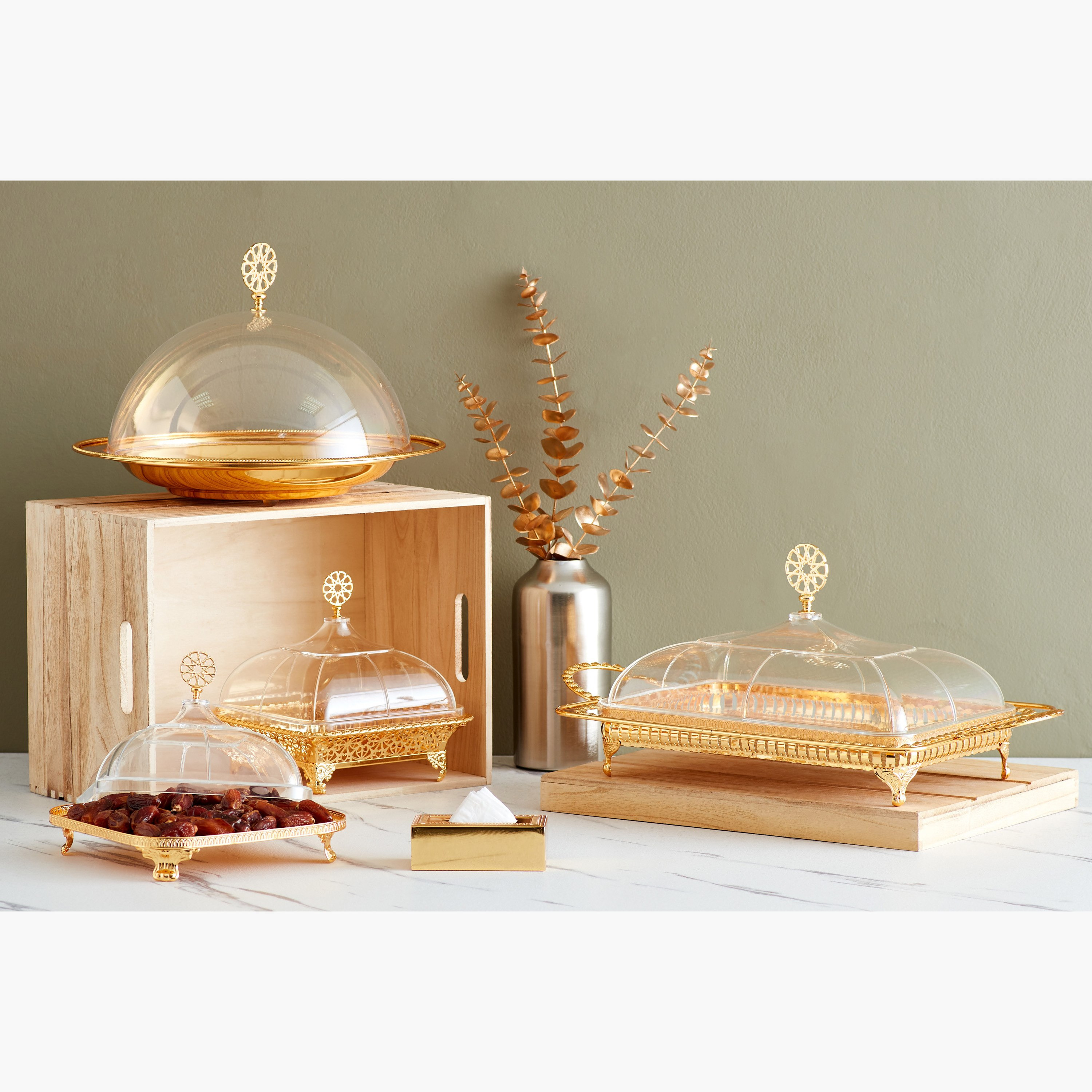 صينية تقديم مربعة بطلاء ذهبي وغطاء أكريليك من أدورا - 21.7x21.7x22.3 سم-hbxdecorandfurnishings-tabletop-serveware-image-5