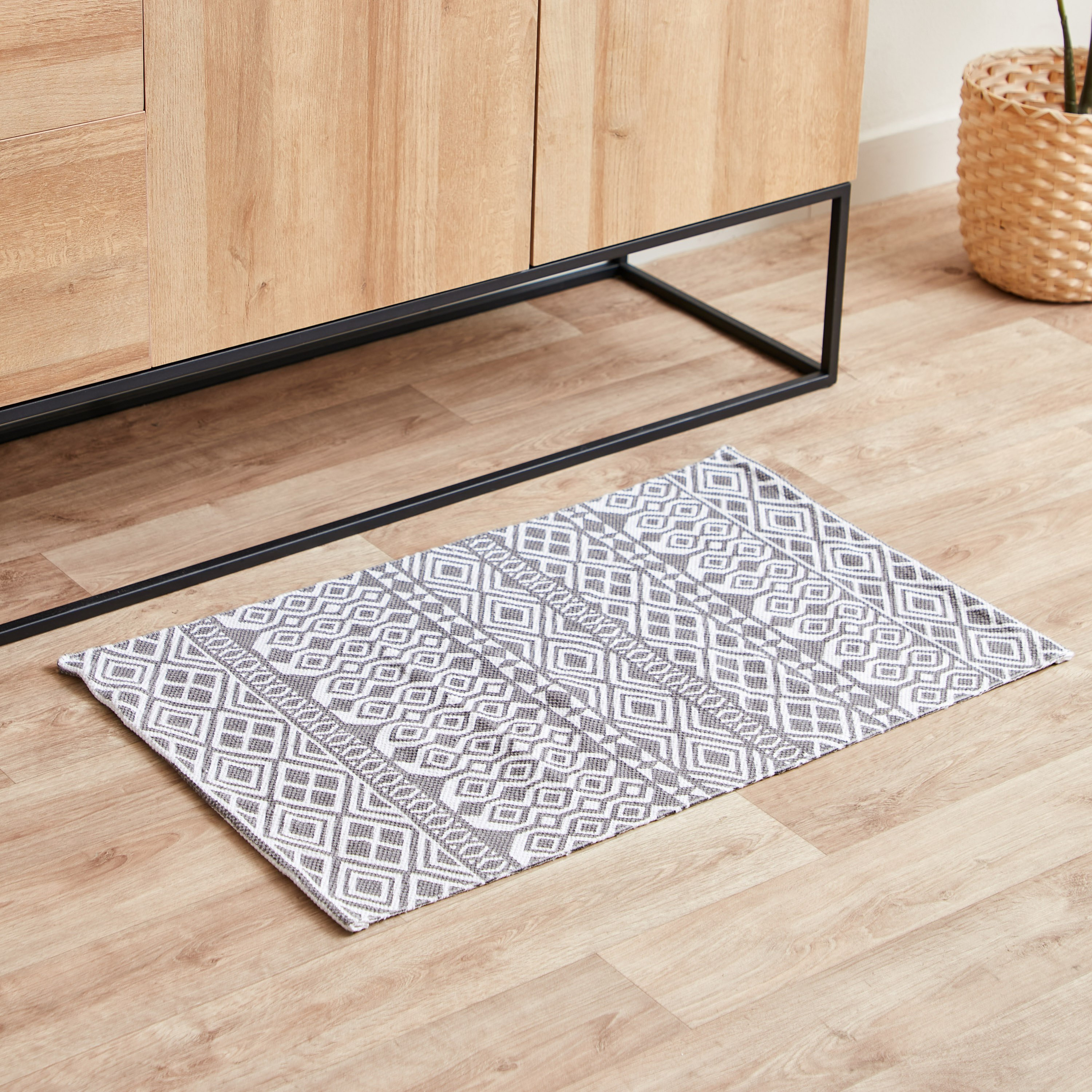 سجادة دوري قطن بطبعات من نوماديك - 50x80 سم-hbxdecorandfurnishings-floorcoverings-rugs-image-1