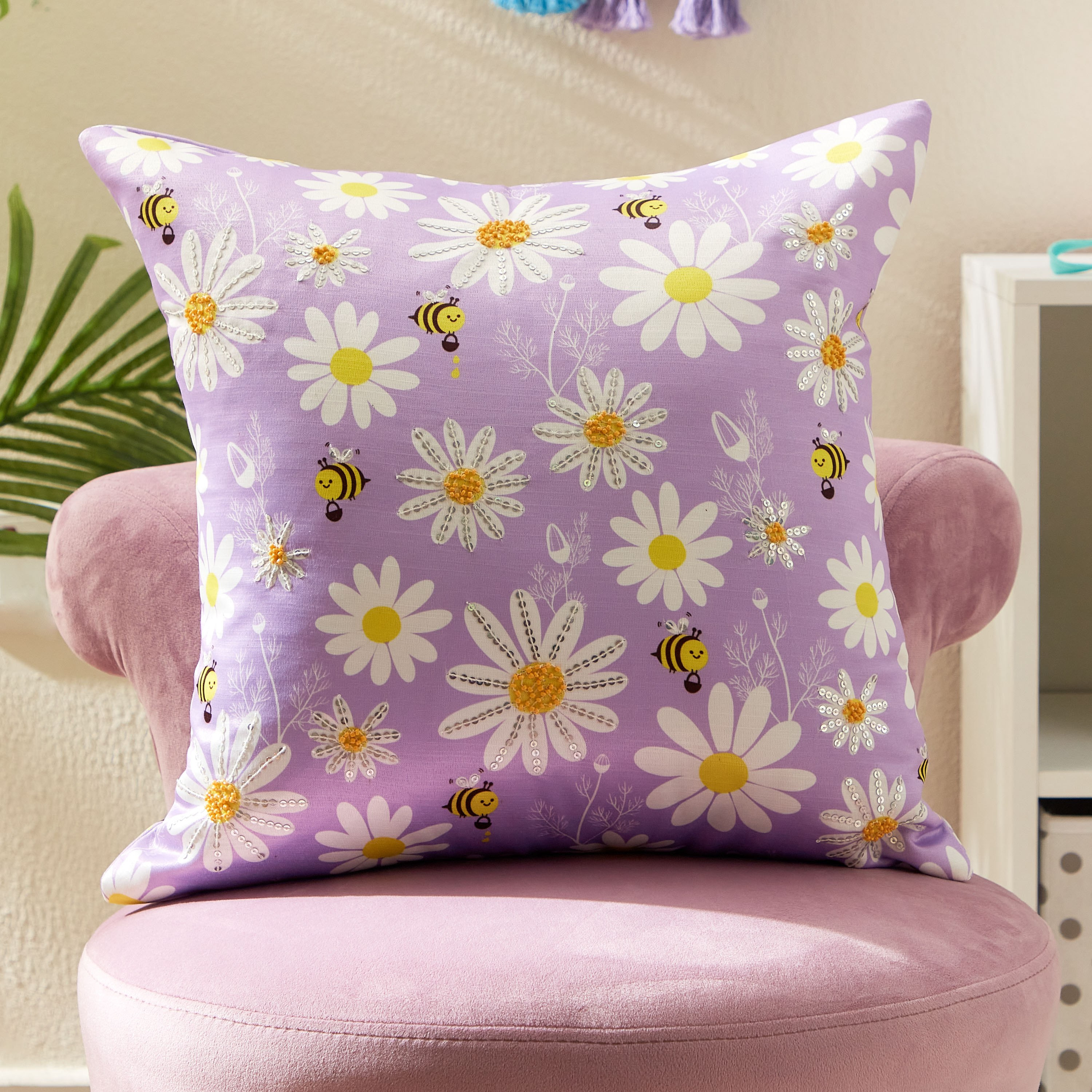 غطاء وسادة بتزيينات ديزي ساتن من يورك - 40x40 سم-hbxhomeware-hbxkidsandyouth-image-2