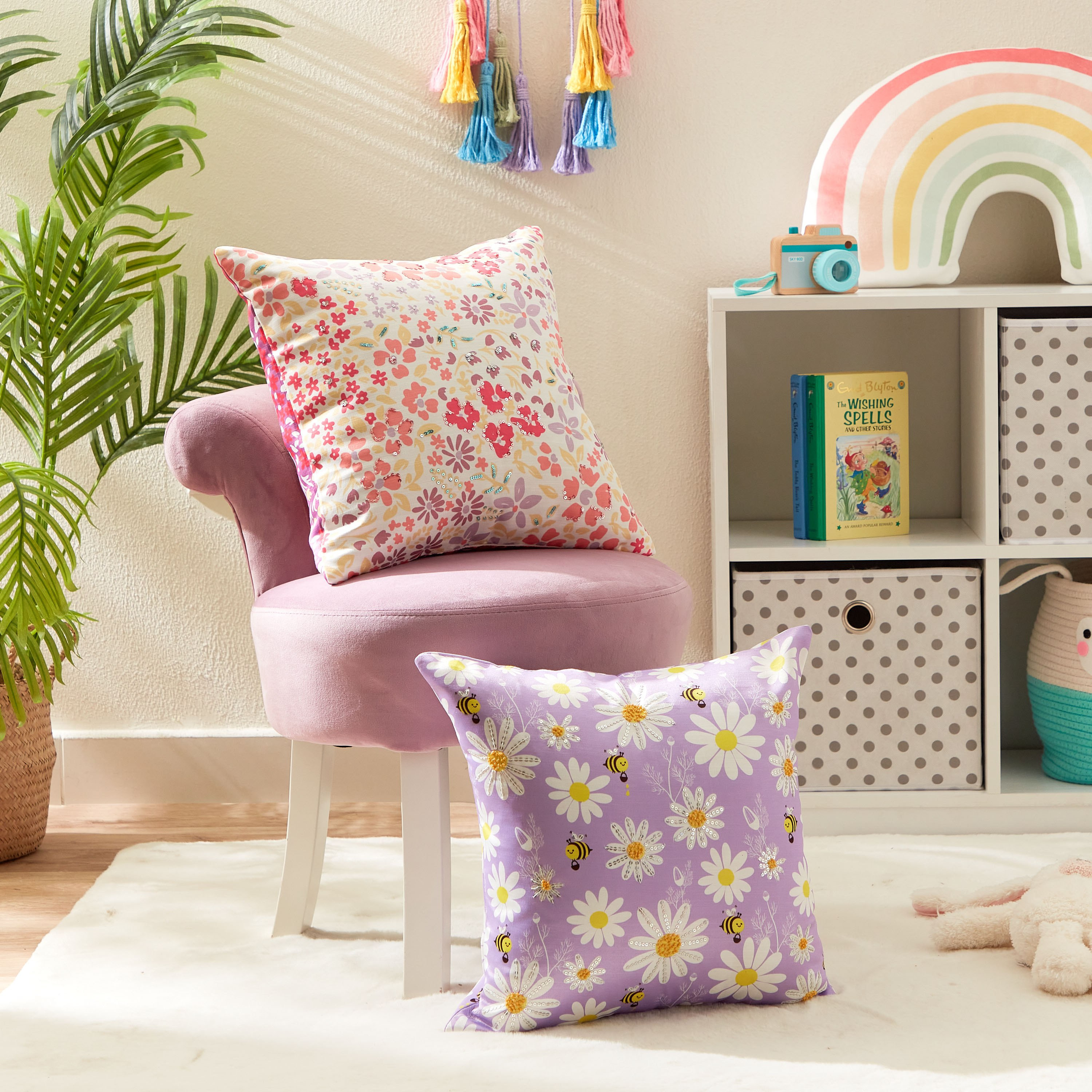 غطاء وسادة بتزيينات ديزي ساتن من يورك - 40x40 سم-hbxhomeware-hbxkidsandyouth-image-5