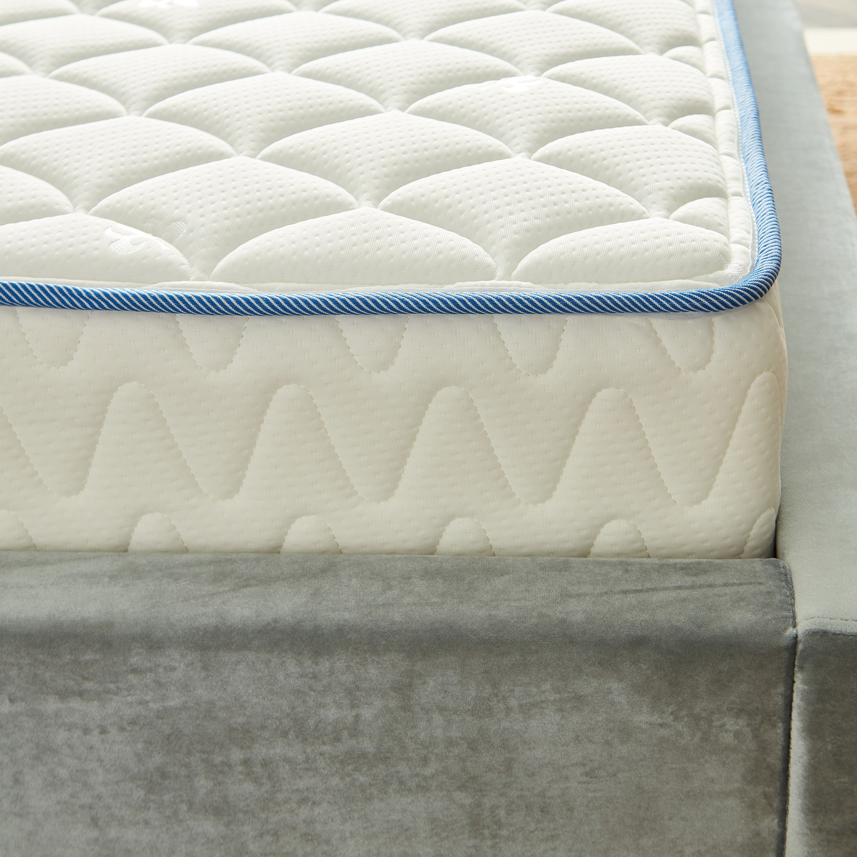 SleepLuxe iCool Gel infused Memory Foam Medium Firm Pocket Spring Queen Mattress - 150x200x25 cm-hbxbedroom-mattresses-queen-image-7