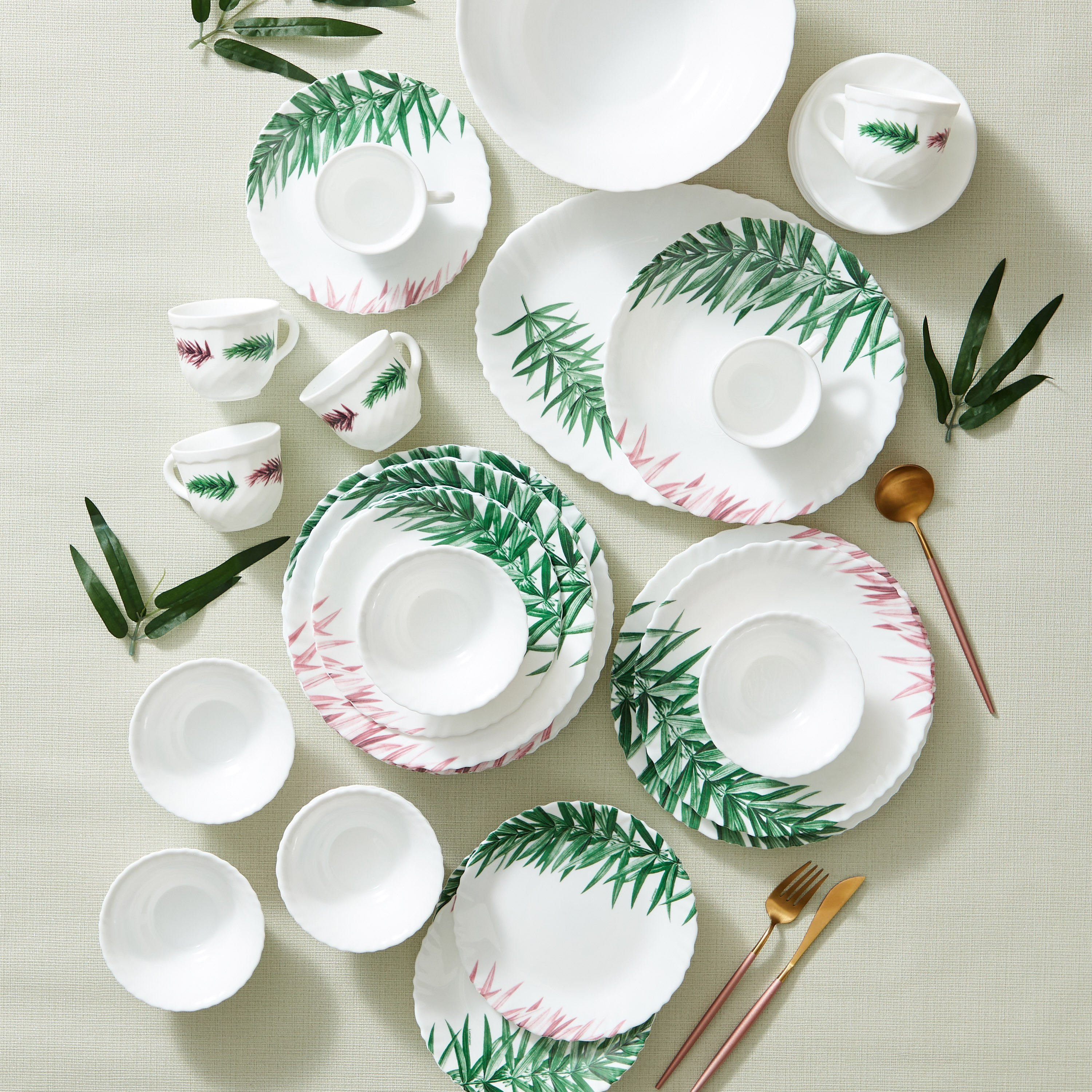 طقم عشاء 38 قطعة من الأوبال بتصميم أوراق شجر الربيع فيستون من لومينارك - 6 أشخاص-hbxhomeware-hbxkitchen-image-1