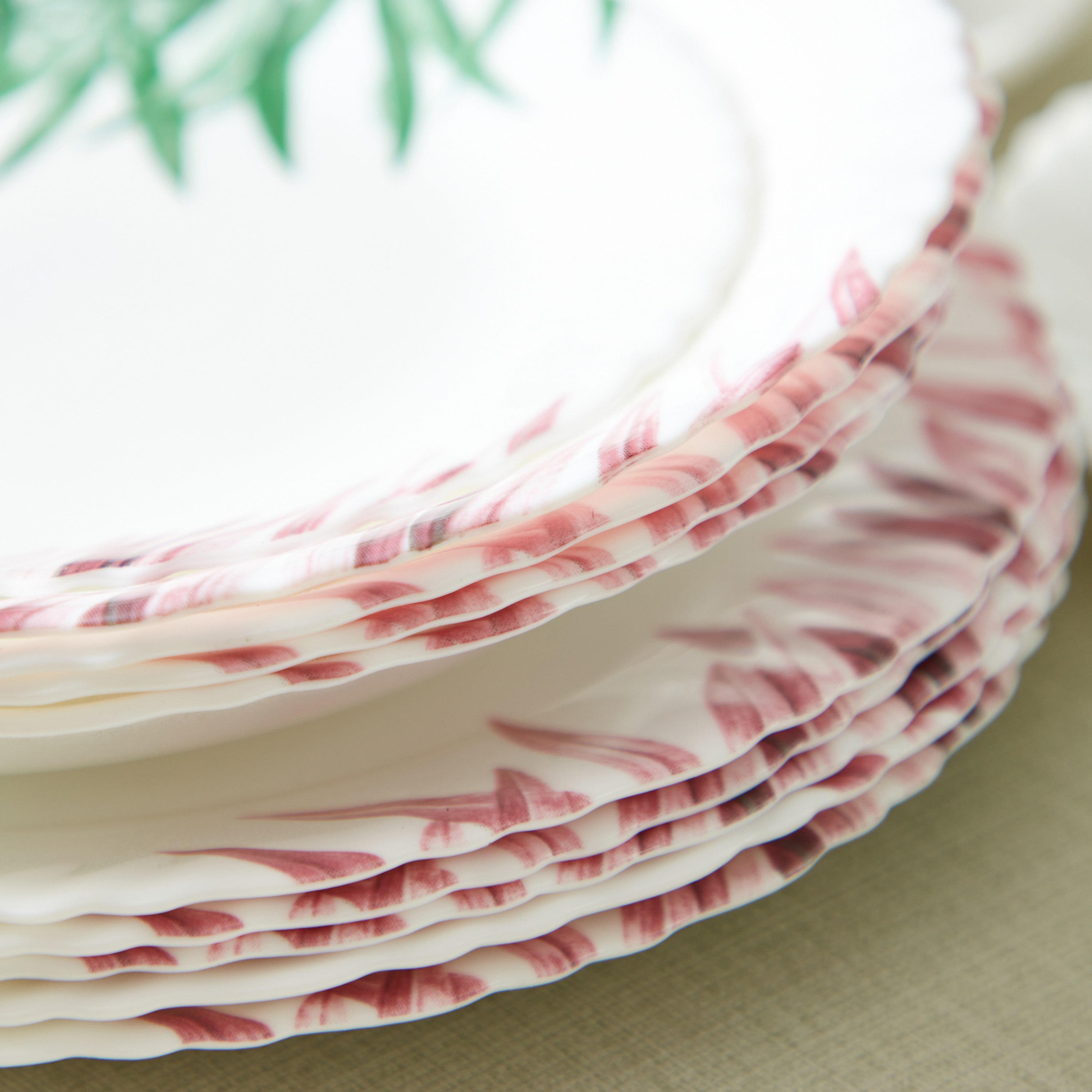 طقم عشاء 38 قطعة من الأوبال بتصميم أوراق شجر الربيع فيستون من لومينارك - 6 أشخاص-hbxhomeware-hbxkitchen-image-5