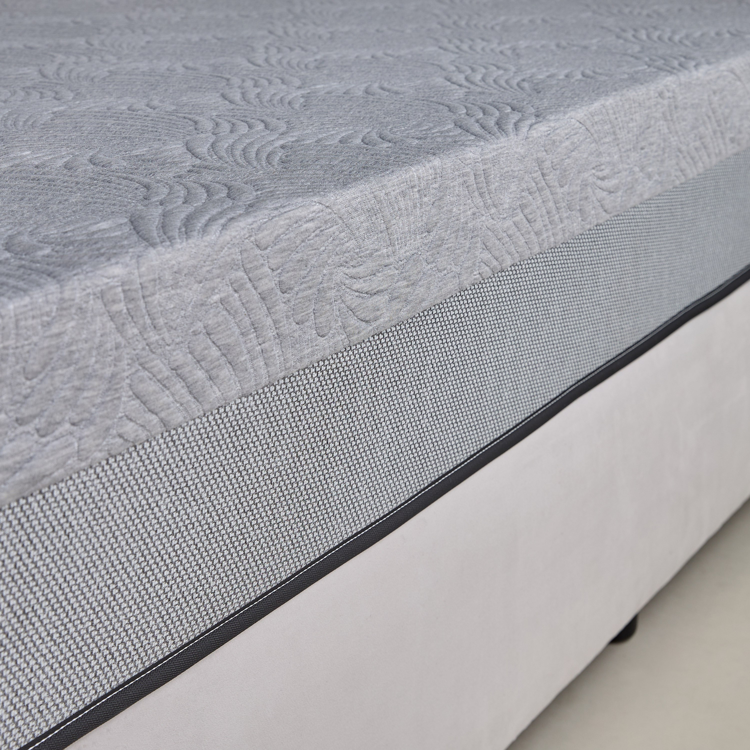 مرتبة فيسكو كينج متوسطة الصلابة مشبعة بالجل من سليب لوكس آي جراند - 180x200x25 سم-hbxfurniture-mattresses-king-image-8
