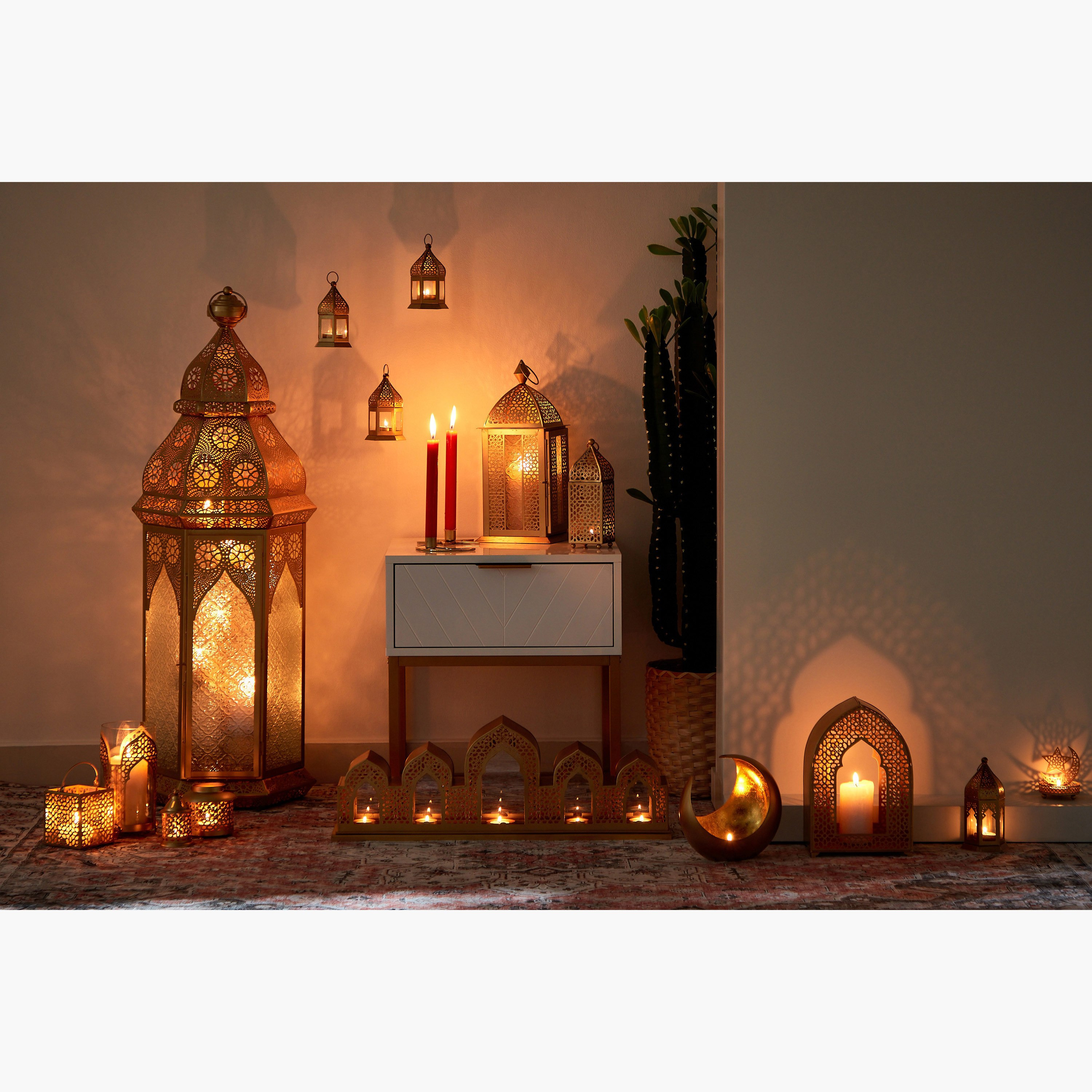 Markazi Metal Jaali Lantern - 6x6x12 cm-hbxdecorandfurnishings-homeaccessories-lanterns-image-4