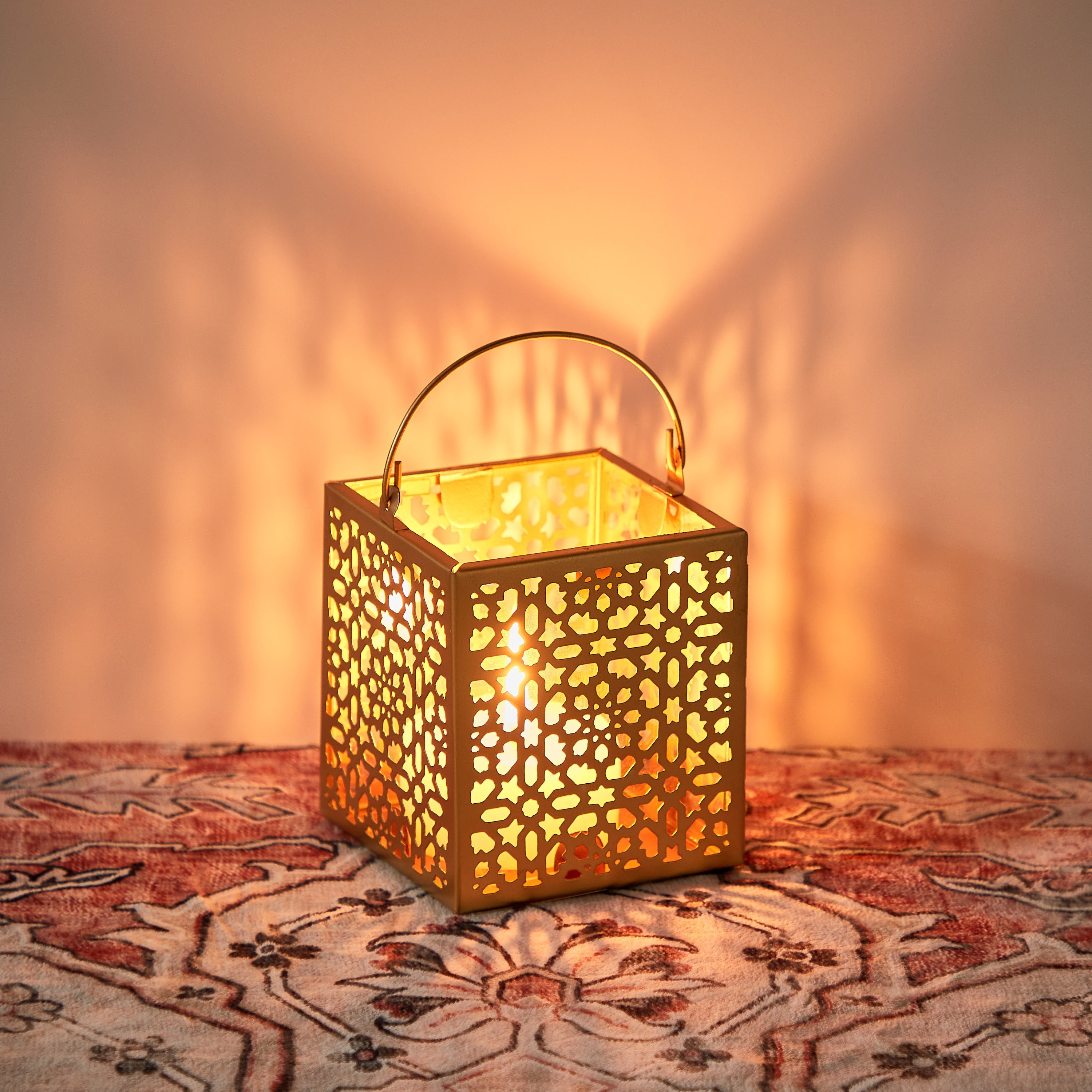 حامل شموع مربع معدن من مركزي - 10x10x10 سم-hbxlivingroom-decorandaccessories-candleholders-image-1