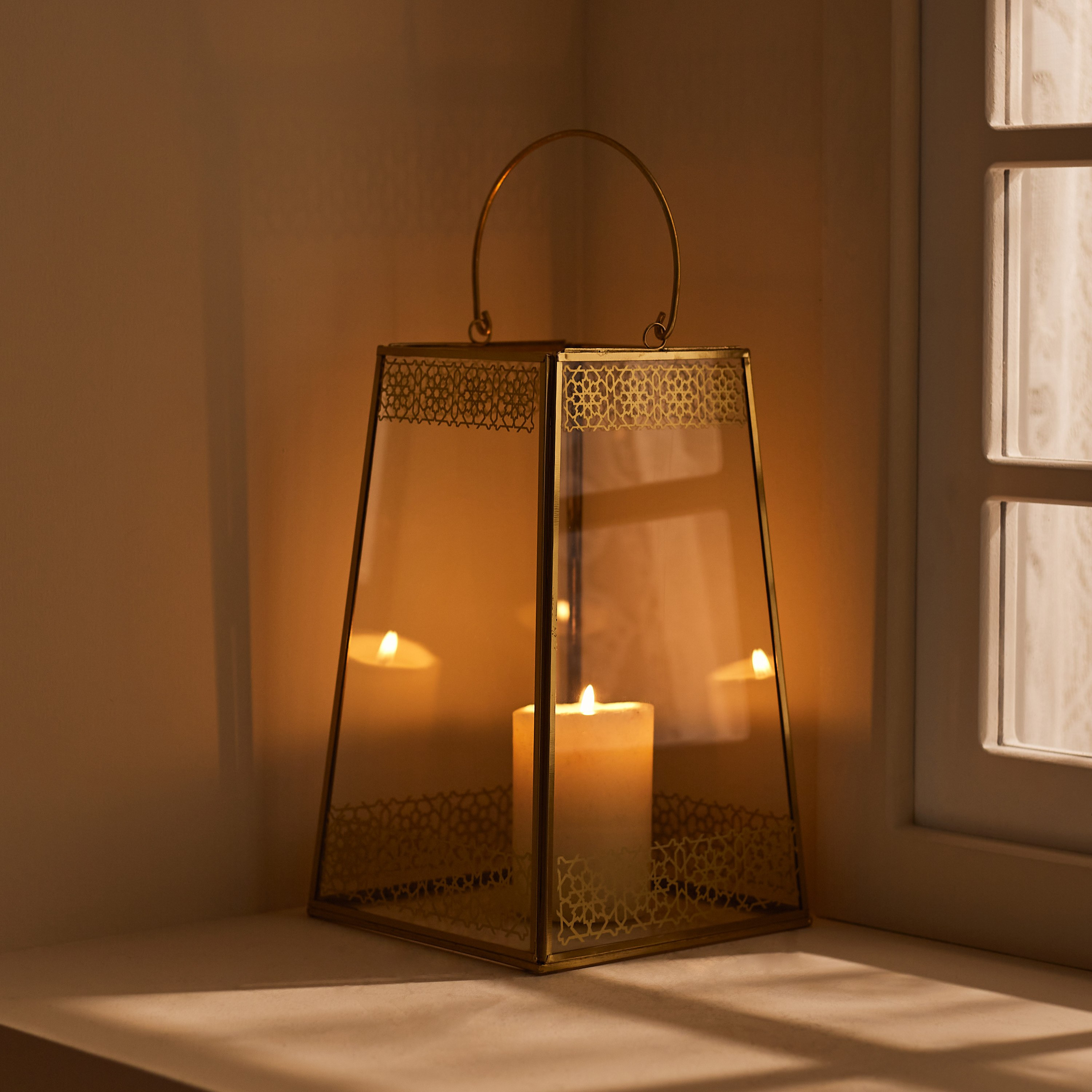 فانوس من إيفي ماركازي - 18x18x30.5 سم-hbxdecorandfurnishings-homeaccessories-lanterns-image-2