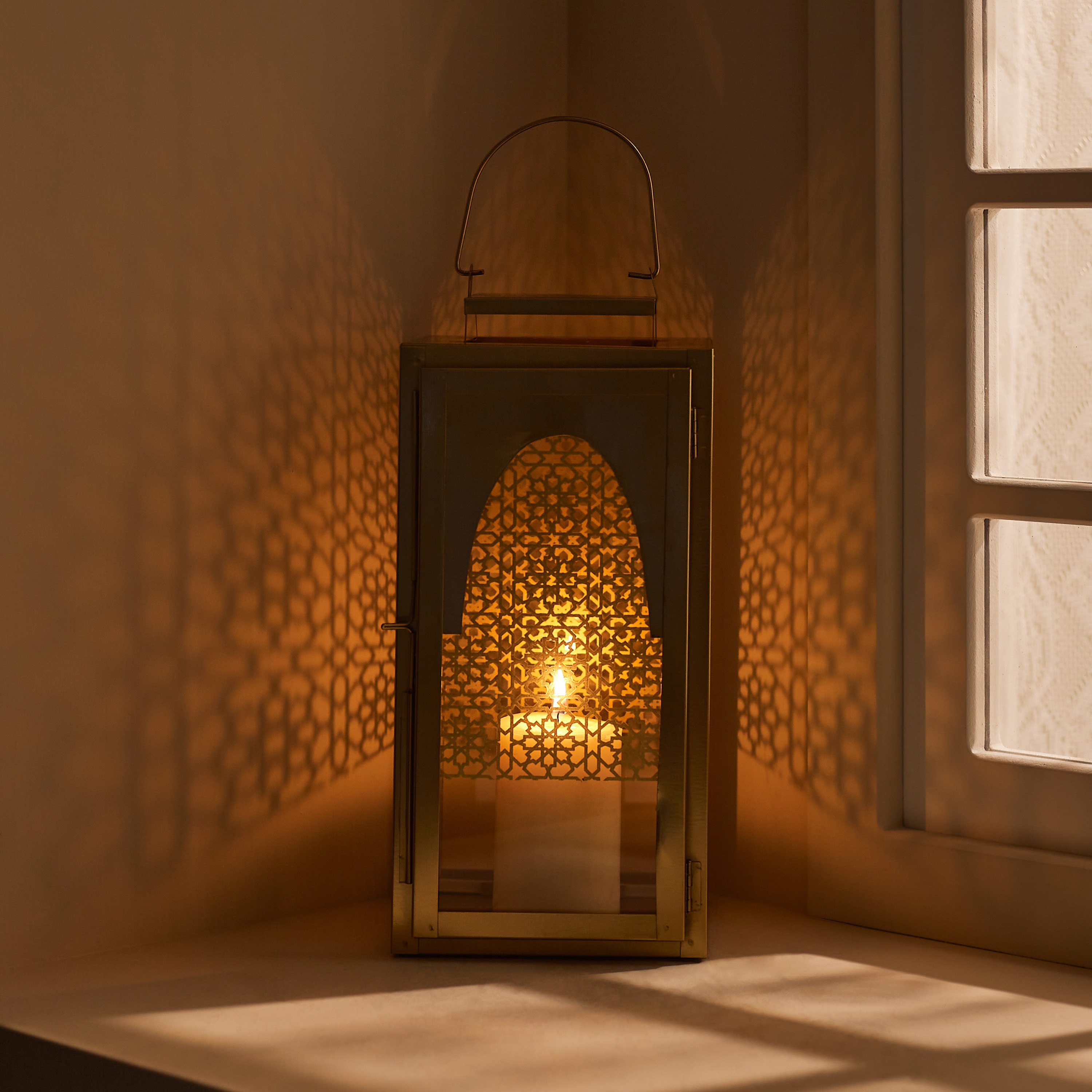 فانوس من إيفي ماركازي - 15x15x34 سم-hbxdecorandfurnishings-homeaccessories-lanterns-image-1