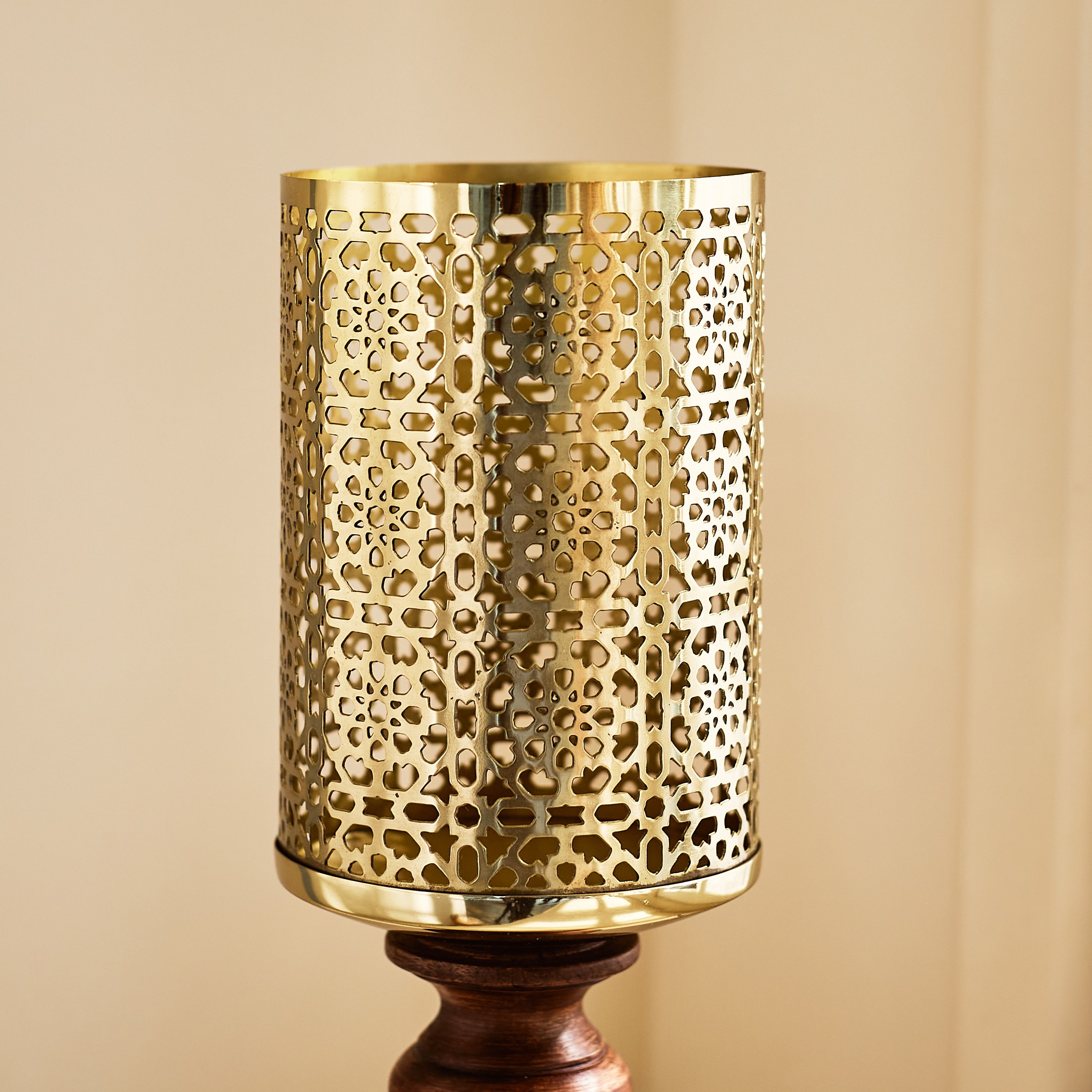 حامل شموع هوريكين معدن جالي من أروى - 13.5x13.5x36  سم-hbxlivingroom-decorandaccessories-candleholders-image-3