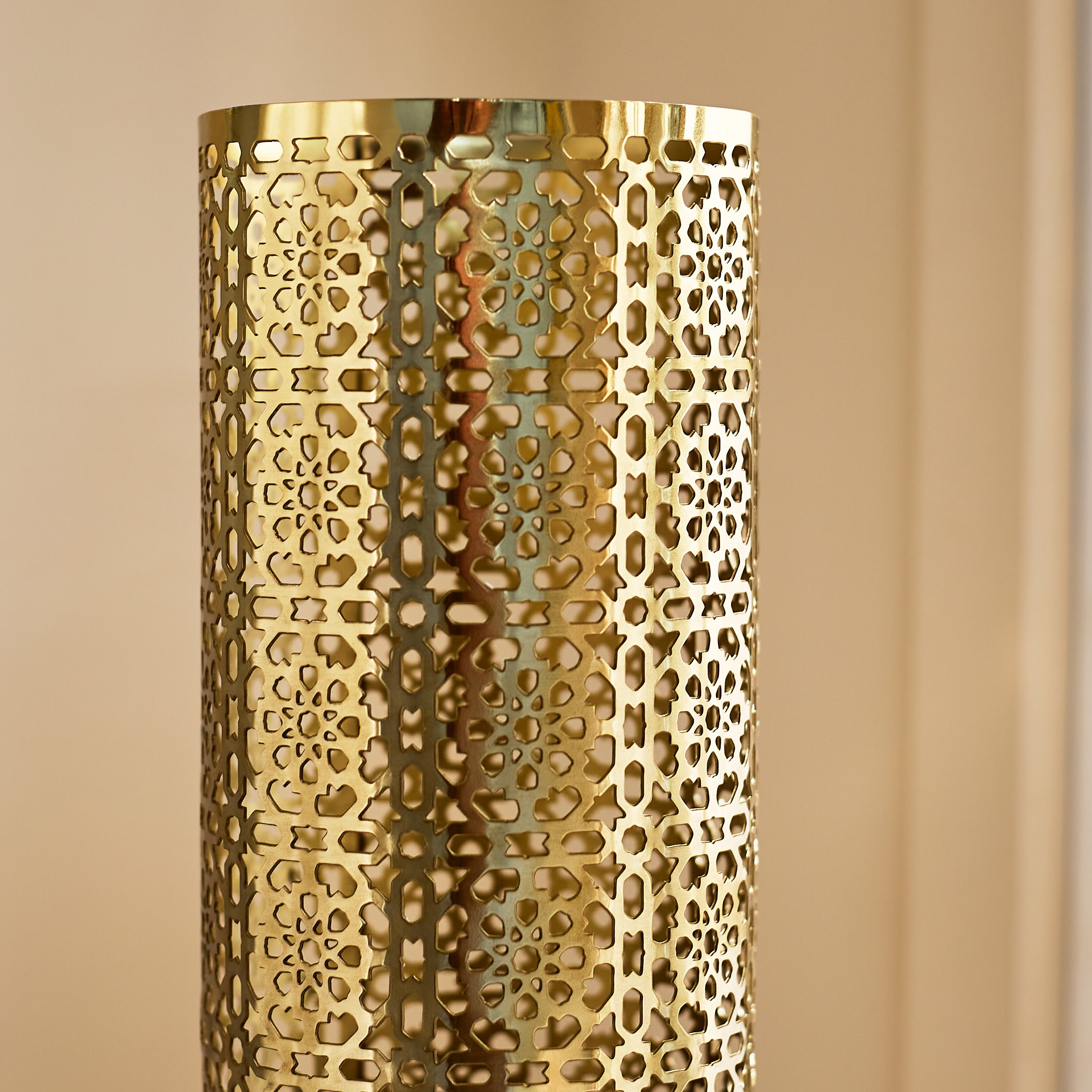 حامل شموع هوريكين جالي معدني من أروى - 14x14x45 سم-hbxlivingroom-decorandaccessories-candleholders-image-3