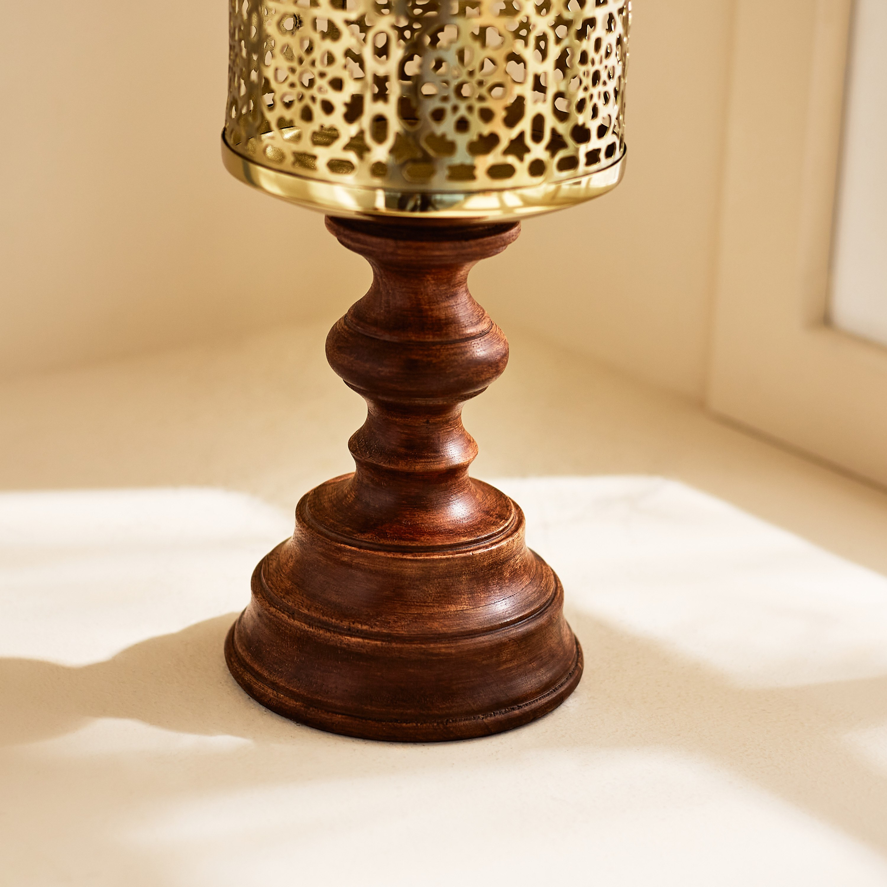 حامل شموع هوريكين جالي معدني من أروى - 14x14x45 سم-hbxlivingroom-decorandaccessories-candleholders-image-4