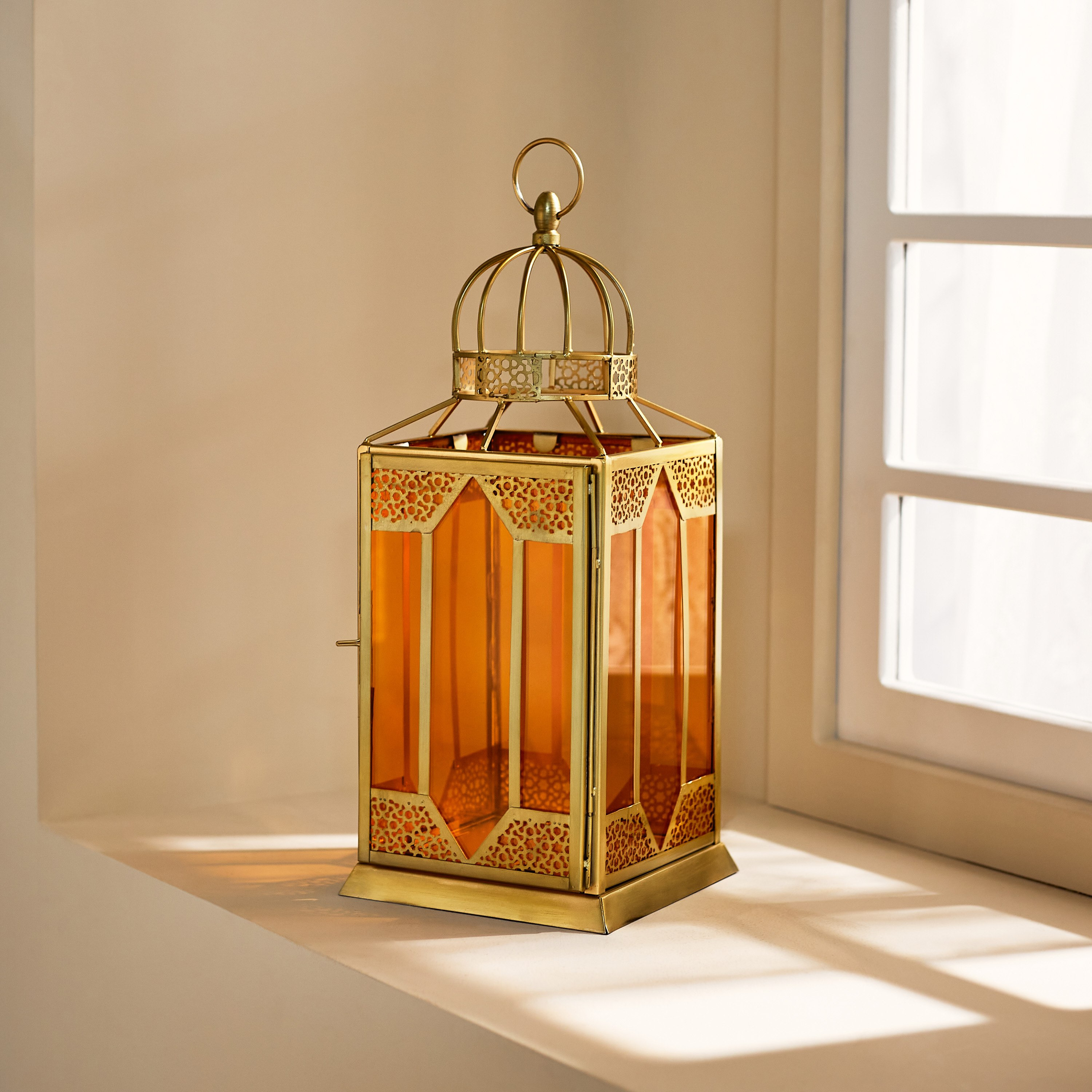 فانوس معدن وزجاج من أروى - 17x17x40 سم-hbxdecorandfurnishings-homeaccessories-lanterns-image-1