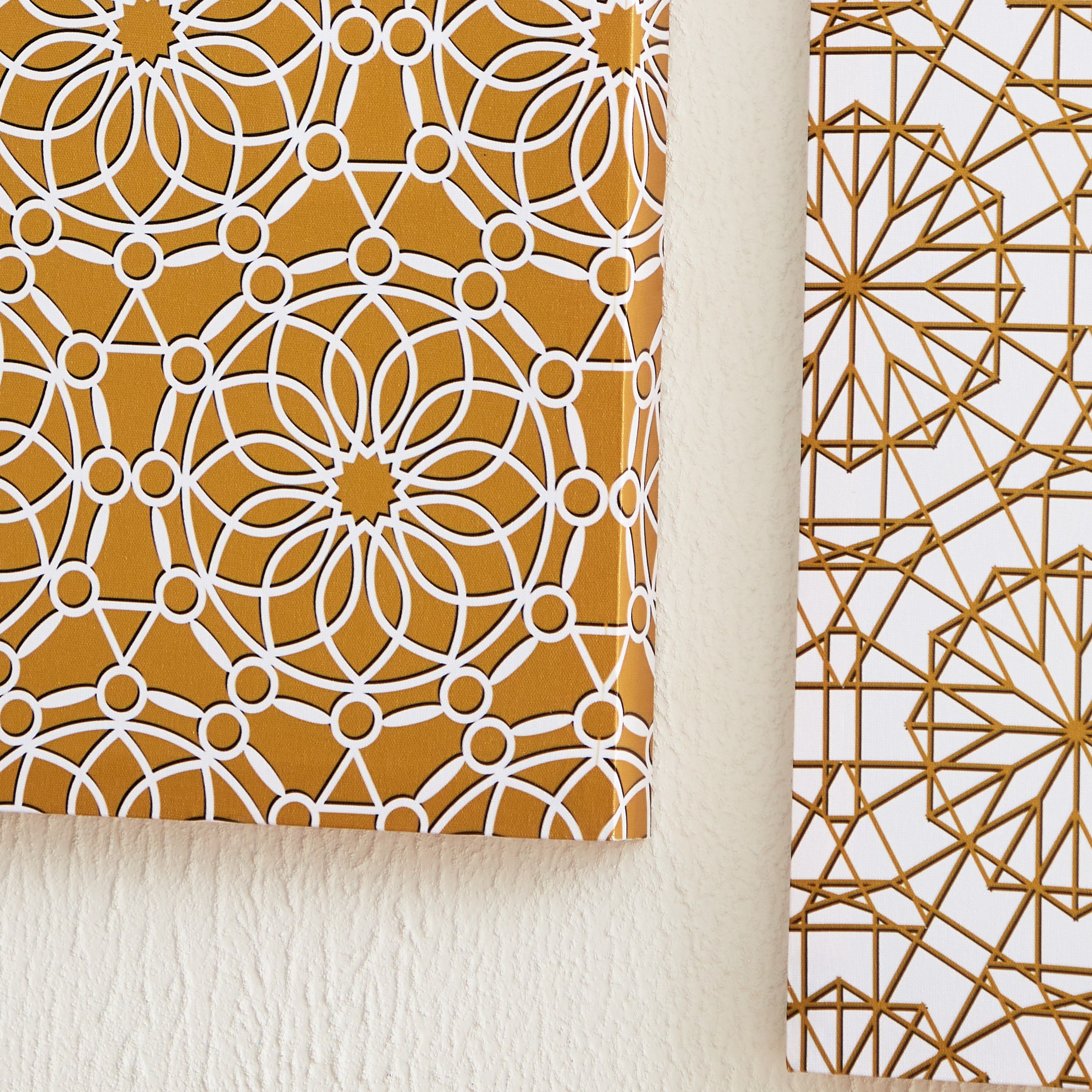 طقم زينة حائط لامعة بطبعات 3 قطع من زينب - 40x40x2.5 سم-hbxhomeware-hbxdecorandfurnishings-image-3