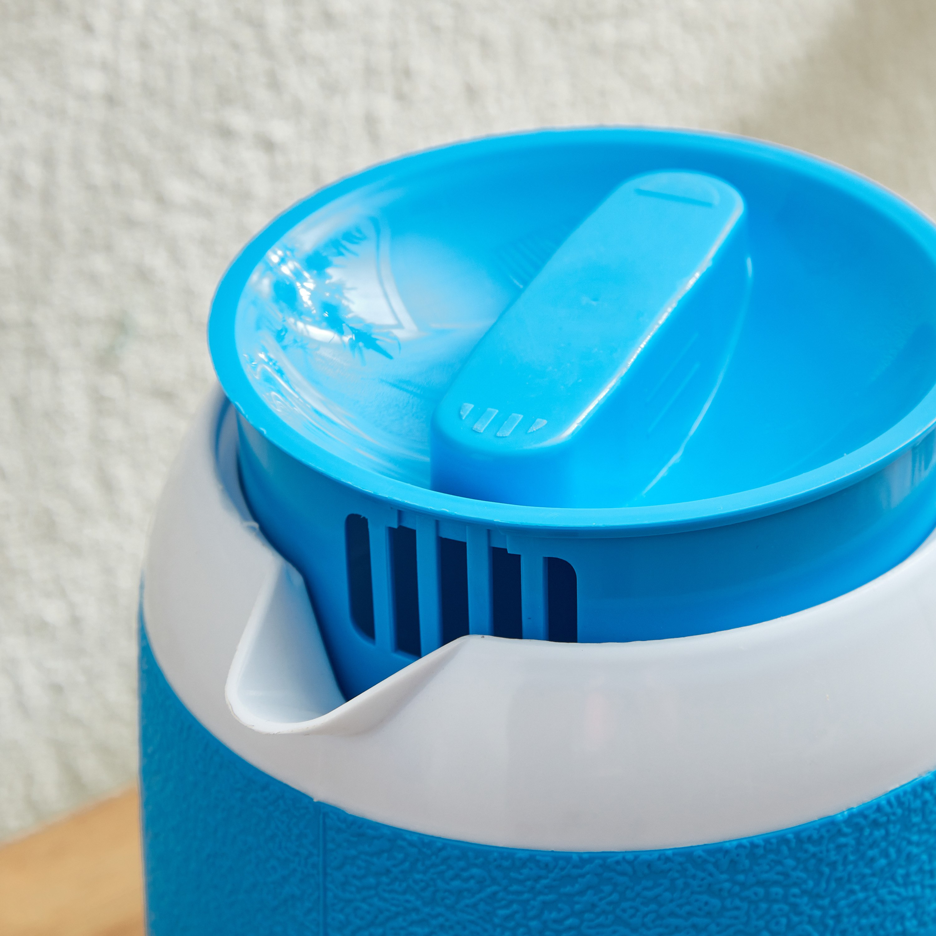 إبريق معزول حراريًا من كوزموبلَاست - 1 لتر-hbxhomeware-diningandtabletop-jugs-image-4