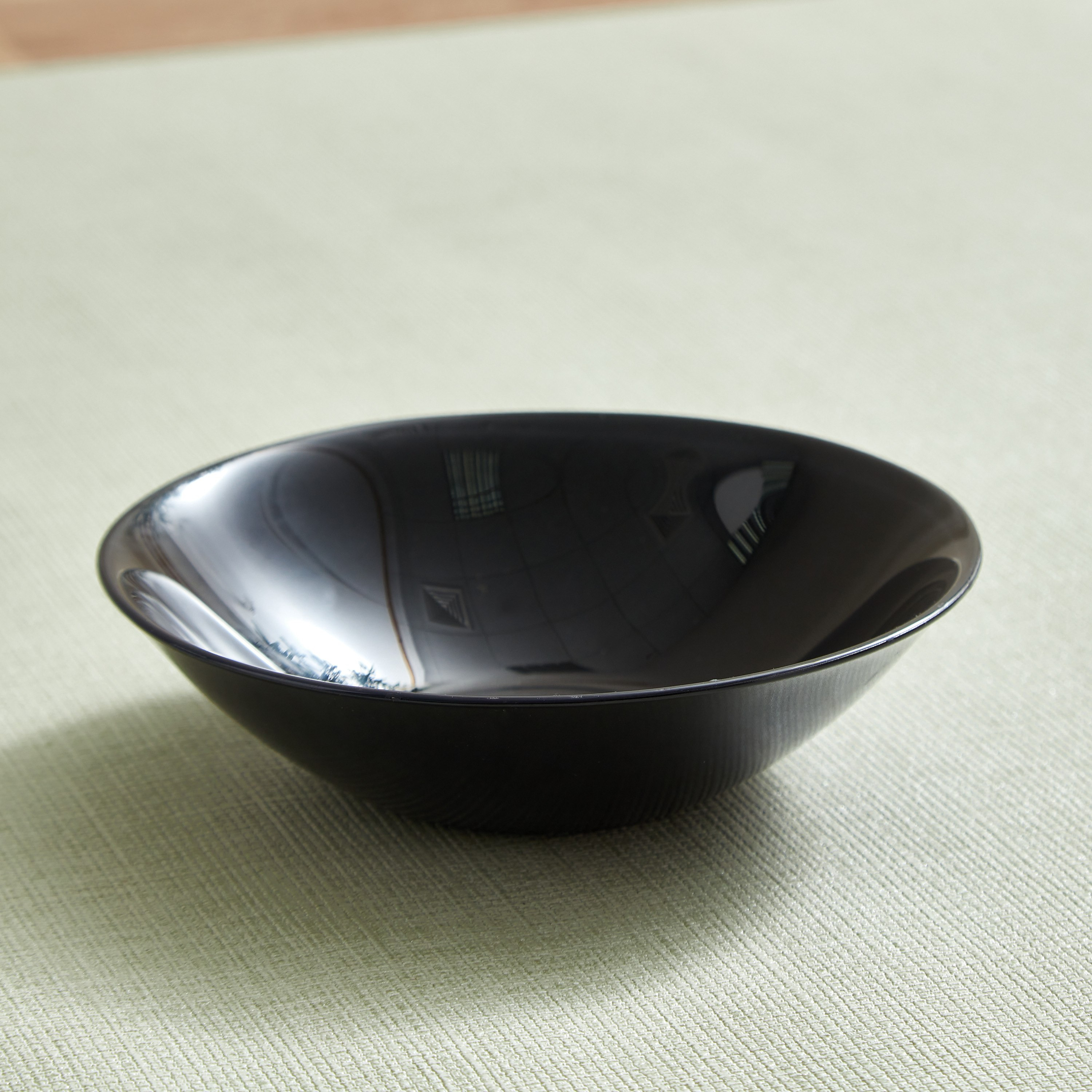 صحن شوربة مونو بلاك من لومينارك - 23 سم-hbxdecorandfurnishings-tabletop-crockery-image-2