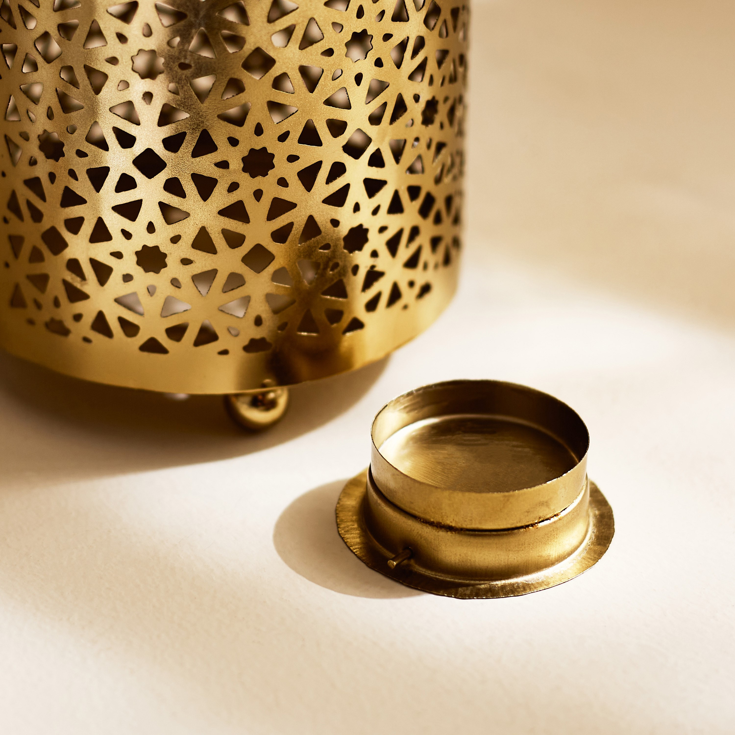 فانوس معدن من أوراف - 10x10x16.5 سم-hbxdecorandfurnishings-homeaccessories-lanterns-image-5