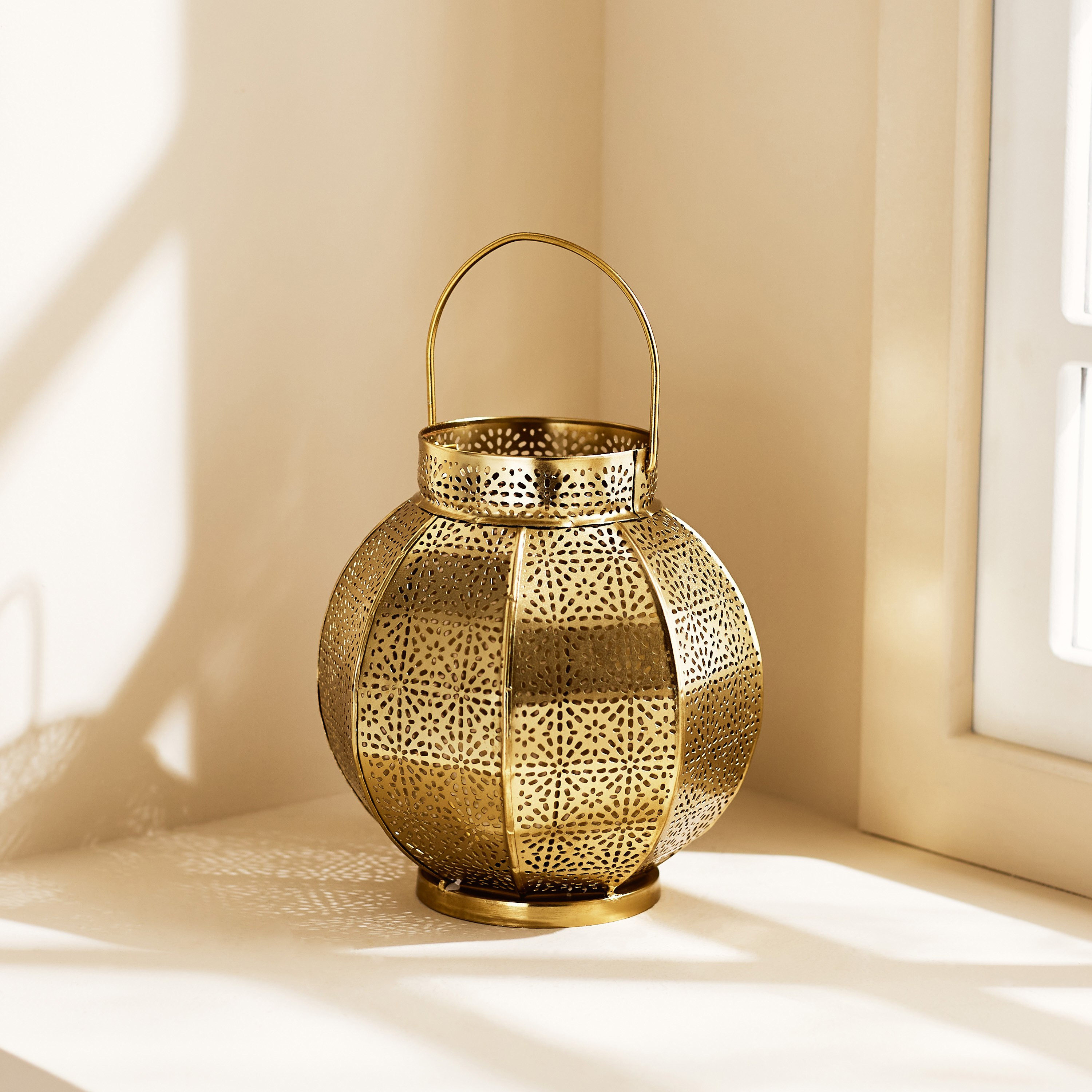 فانوس معدن من أوراف - 17x17x19 سم-hbxdecorandfurnishings-homeaccessories-lanterns-image-2