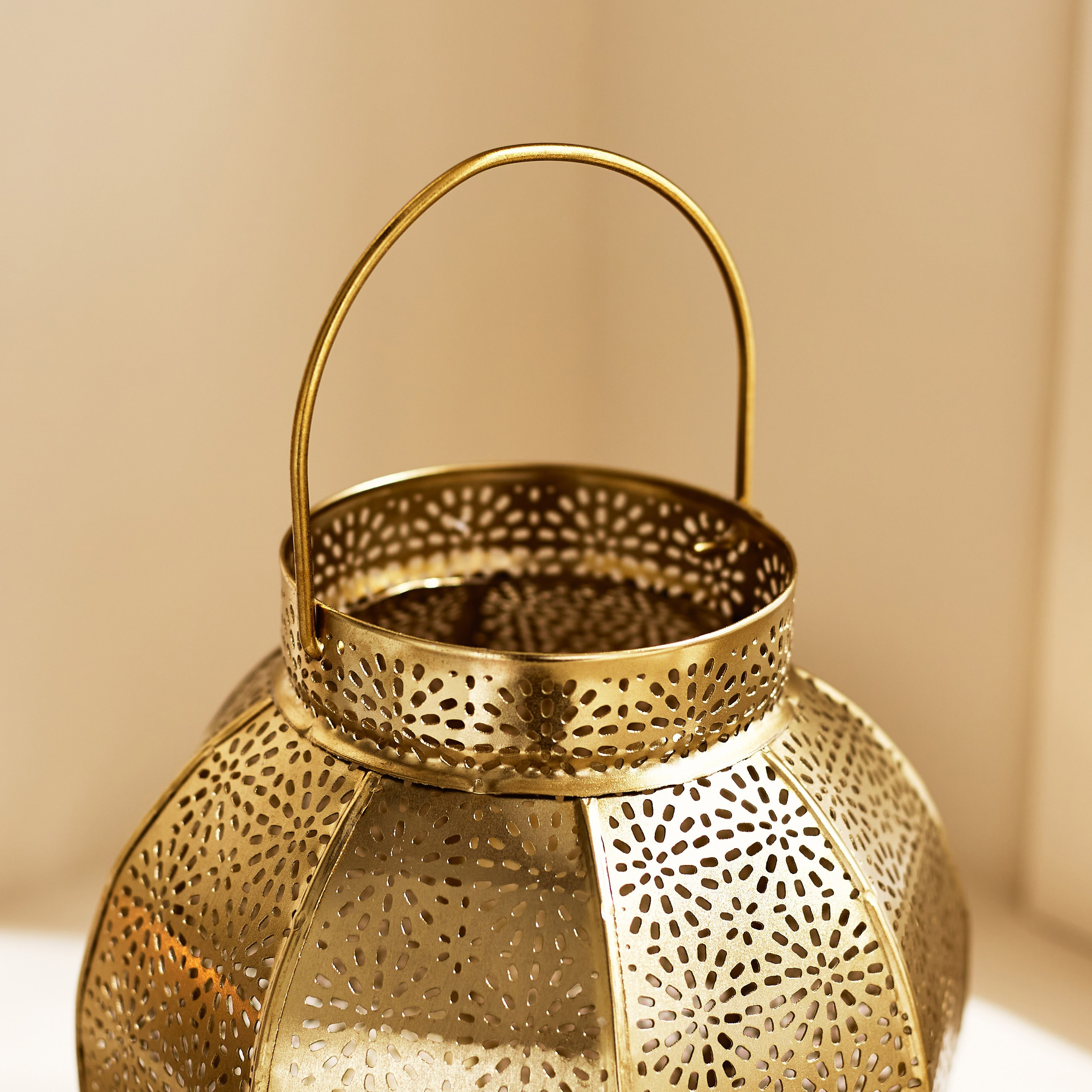 فانوس معدن من أوراف - 17x17x19 سم-hbxdecorandfurnishings-homeaccessories-lanterns-image-3