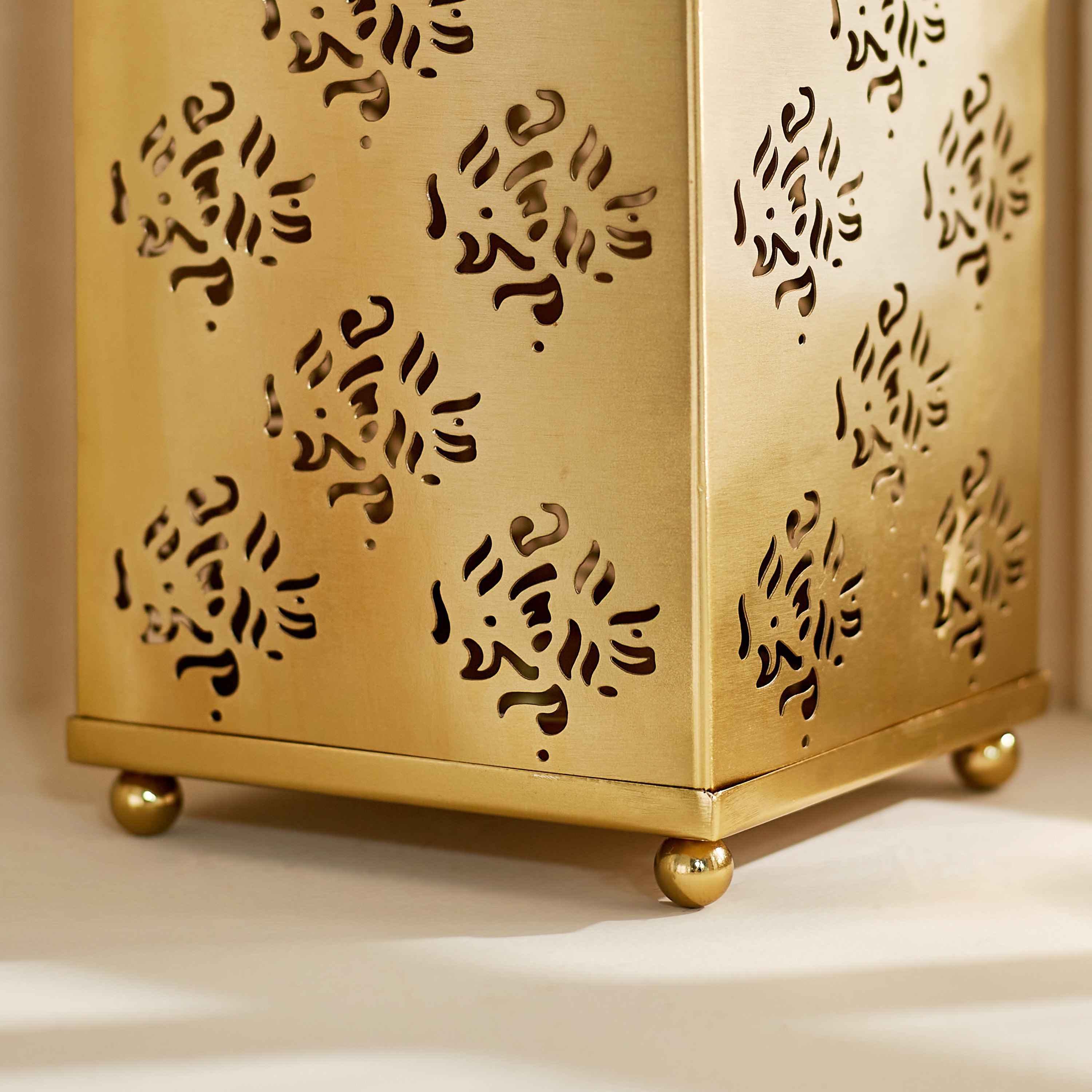 فانوس معدن من أورازي - 16x16x36 سم-hbxdecorandfurnishings-homeaccessories-lanterns-image-4
