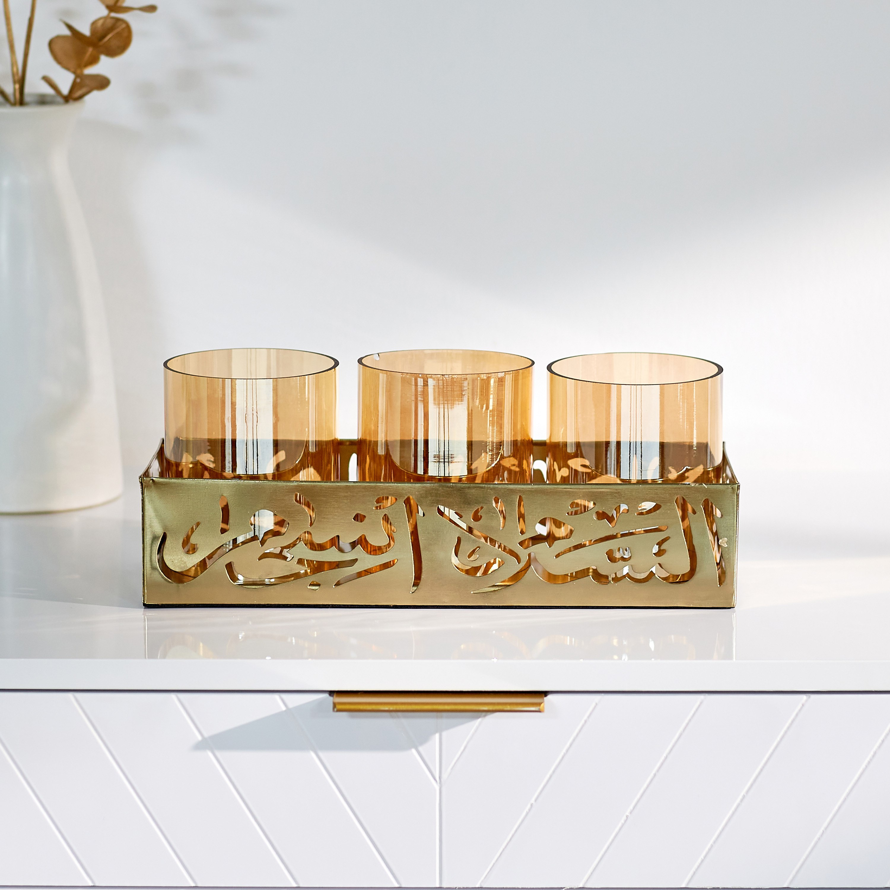 حامل شموع معدن بالخط العربي مع صينية معدن من أورازي - 30x10.5x11 سم-hbxlivingroom-decorandaccessories-candleholders-image-2