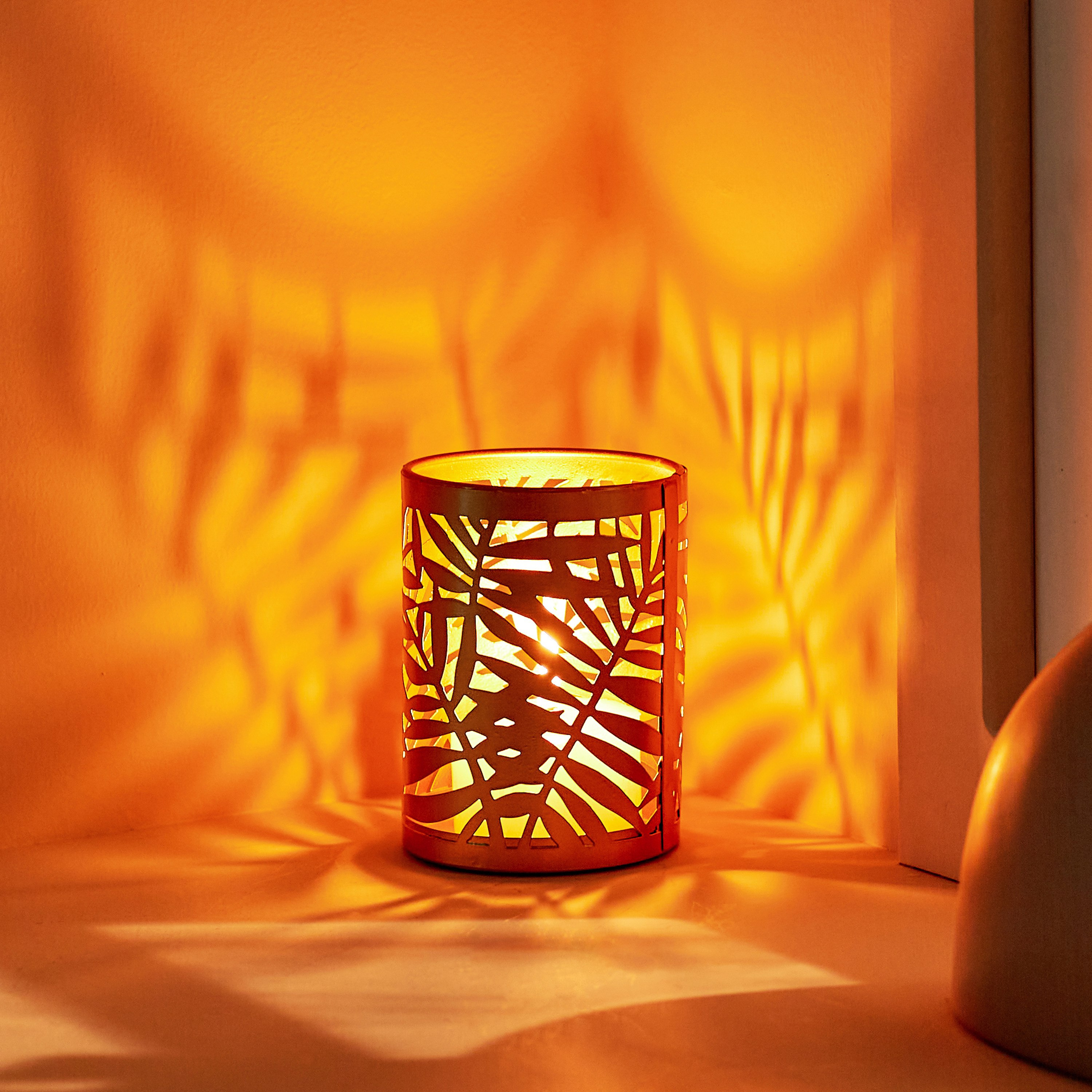 حامل شموع معدن من جريج - 9x9x12 سم-hbxlivingroom-decorandaccessories-candleholders-image-2