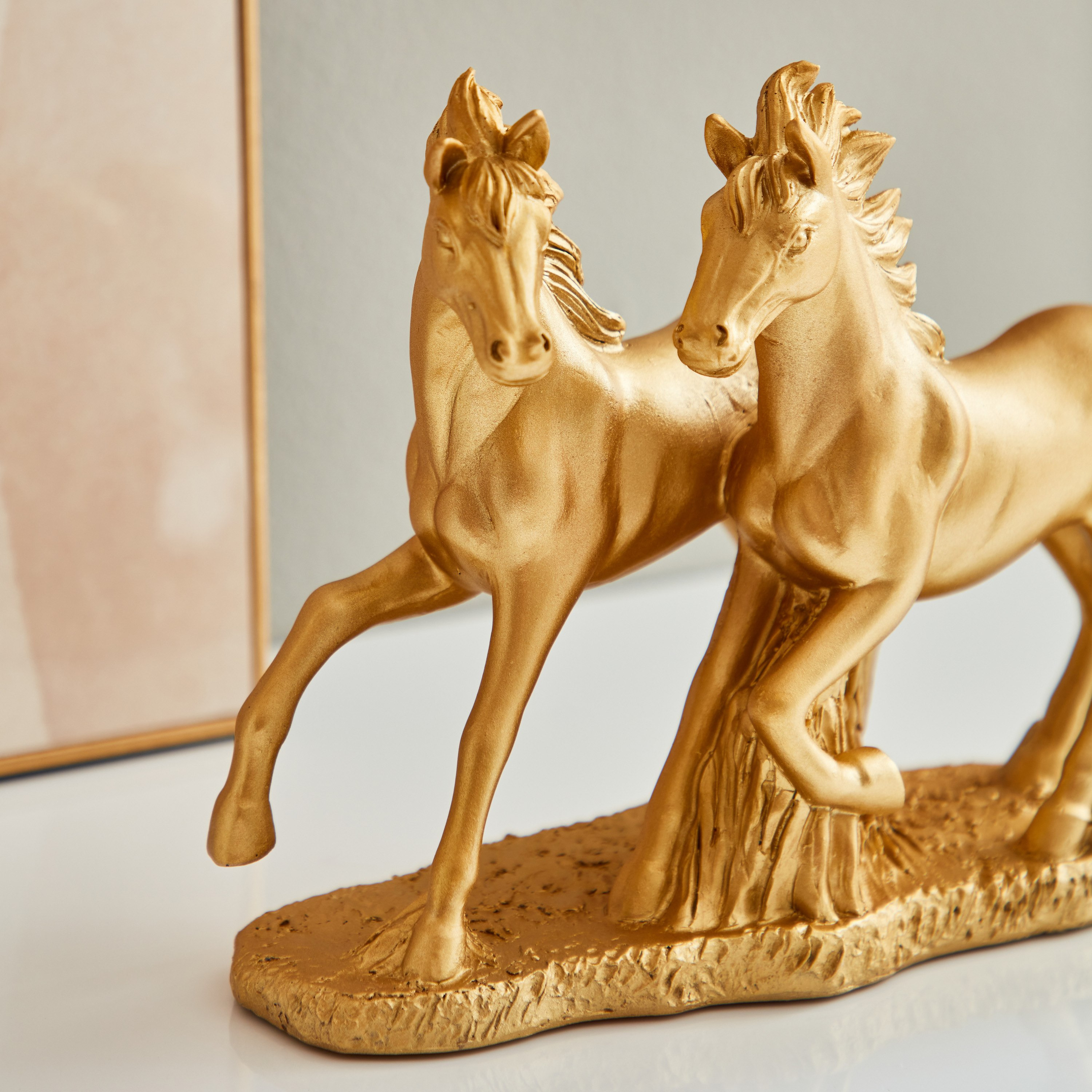 منحوتة حصان راتنج من جريج - 20x8x18 سم-hbxhomeware-homedecor-figurinesandornaments-image-2