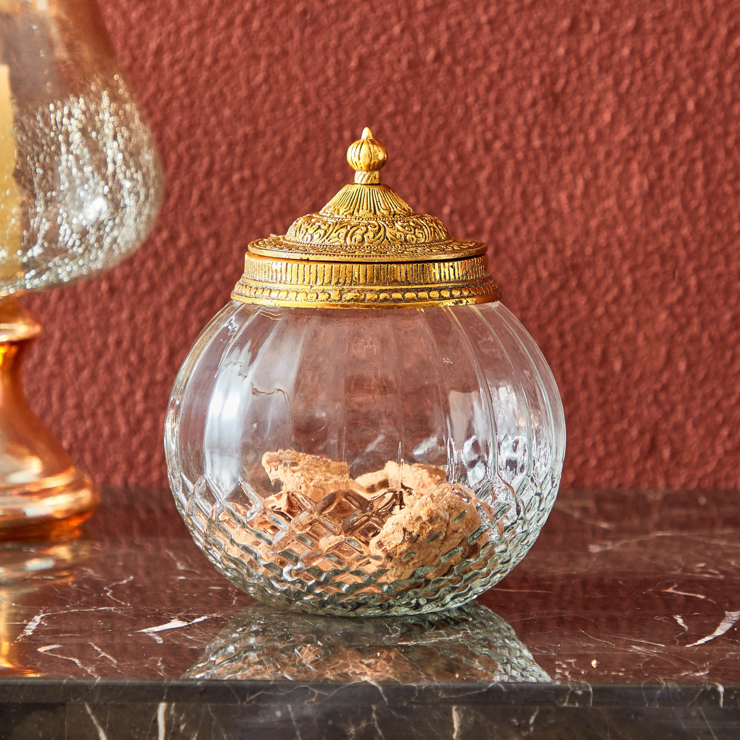 جرة تخزين زجاج بغطاء من درو - 16x19 سم-hbxdecorandfurnishings-homeaccessories-storage-image-1