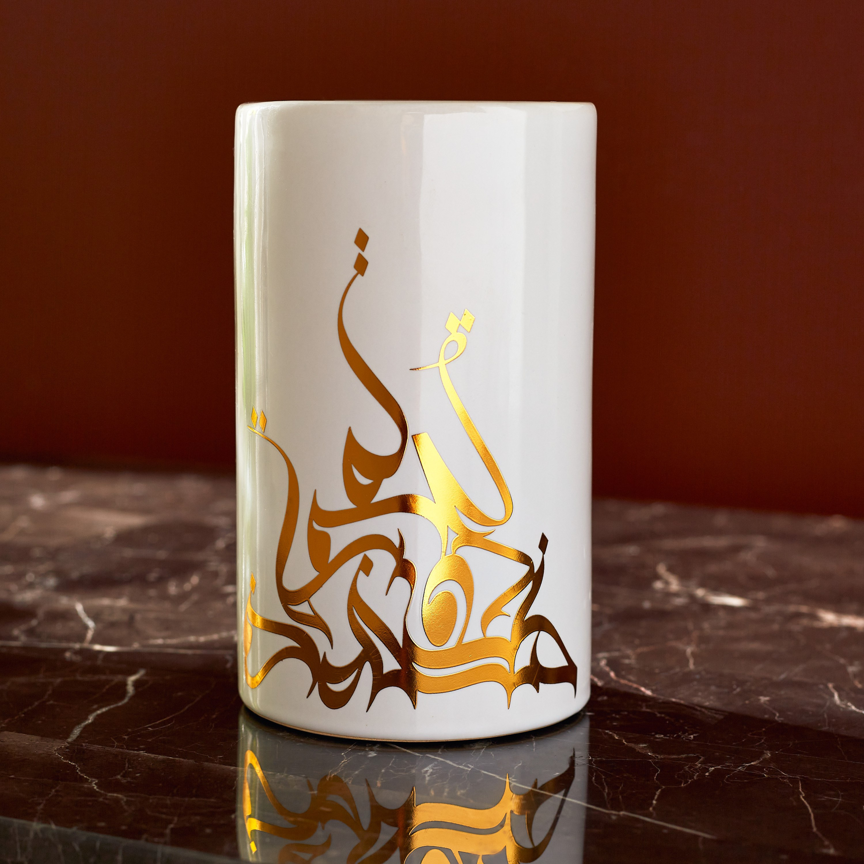 حامل شموع سيراميك مع ملصق من شاز - 9x9x15.5 سم-hbxlivingroom-decorandaccessories-candleholders-image-2