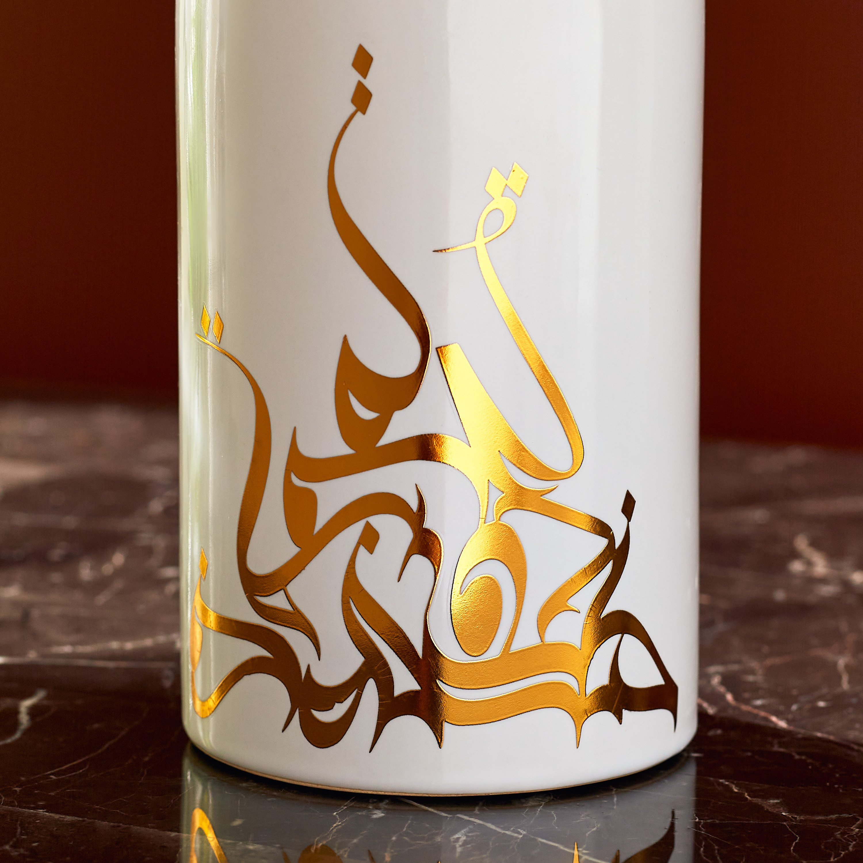 حامل شموع سيراميك مع ملصق من شاز - 9x9x15.5 سم-hbxlivingroom-decorandaccessories-candleholders-image-3