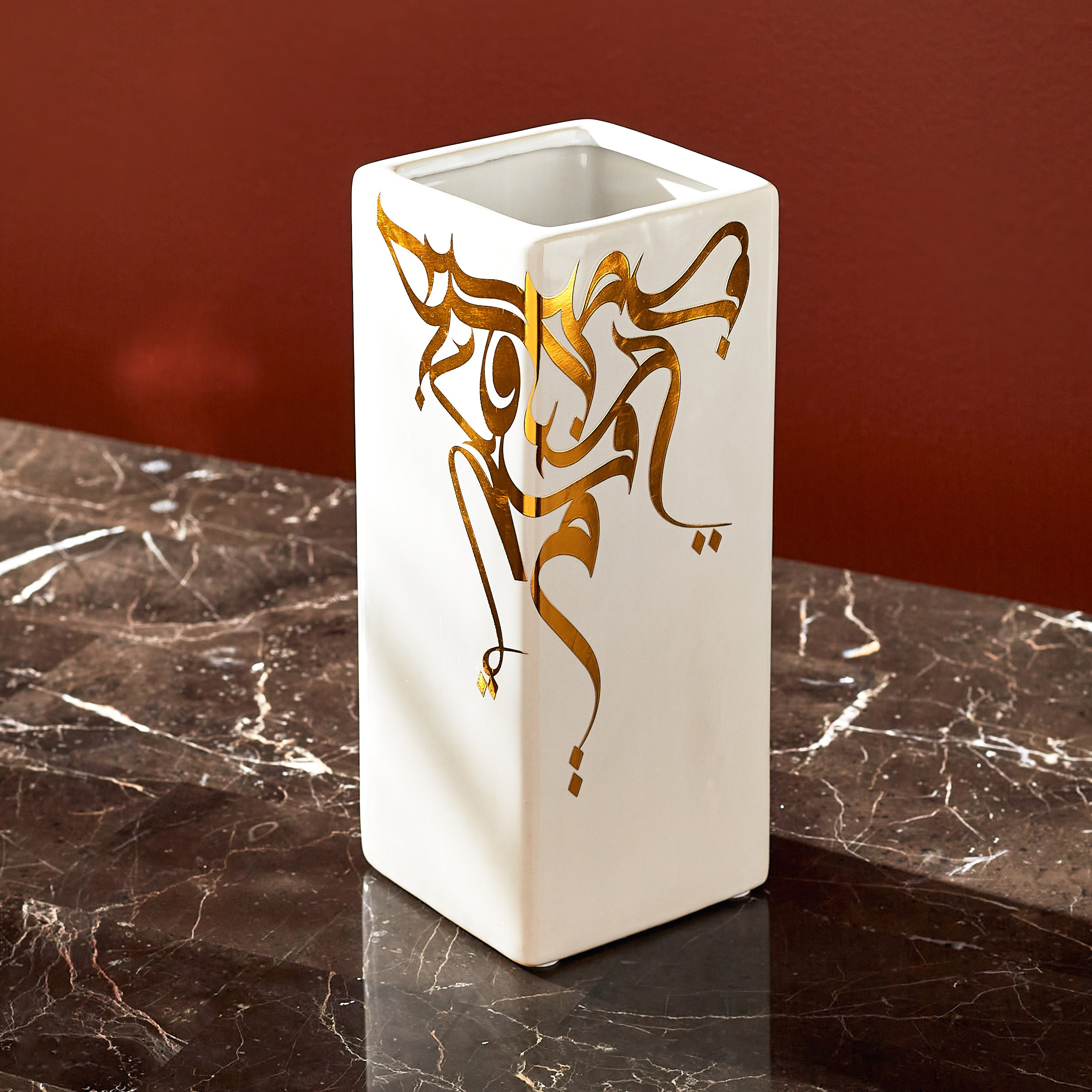 مزهرية سيراميك مع ملصق من شاز - 8.5x8.5x19.5 سم-hbxhomeware-hbxdecorandfurnishings-image-2
