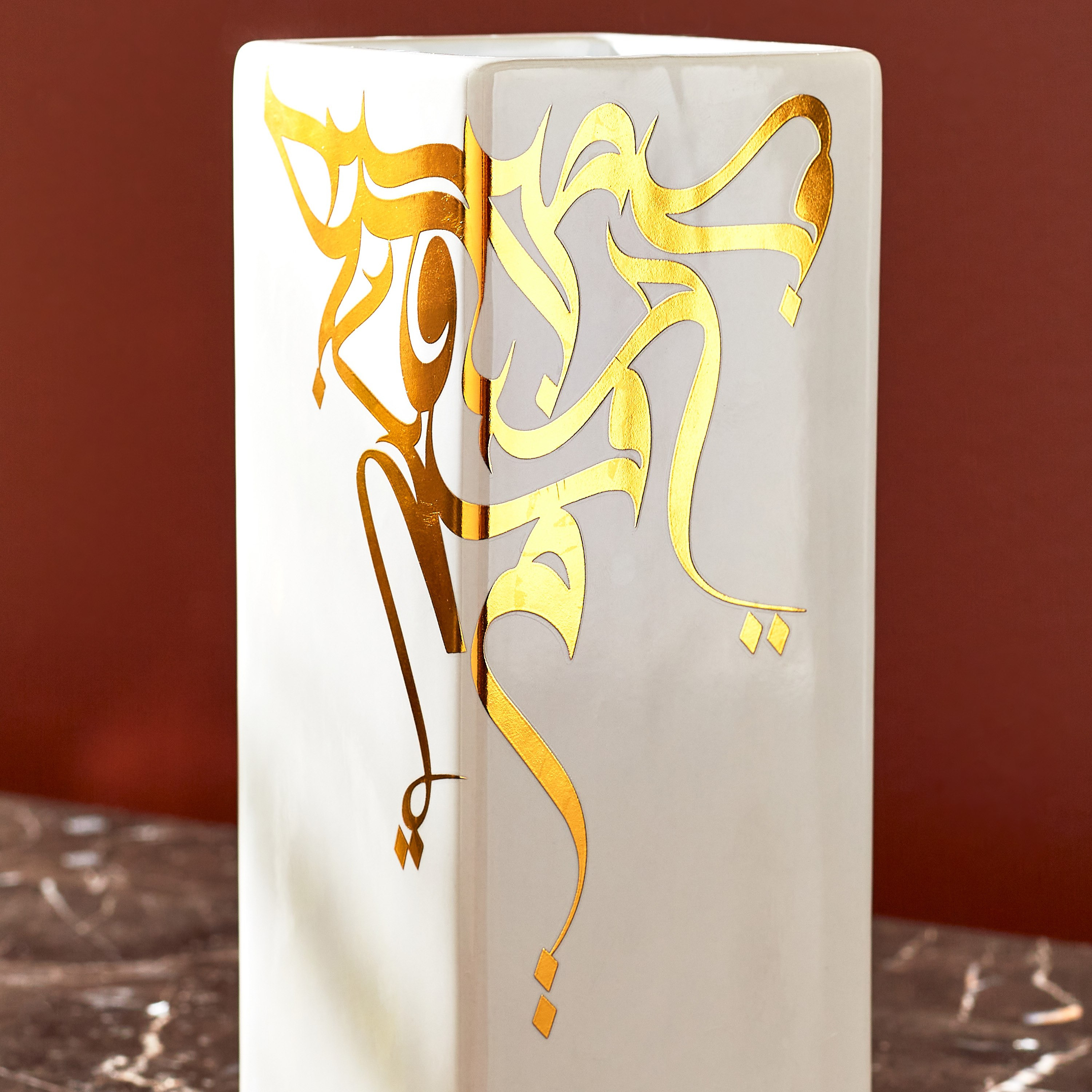 مزهرية سيراميك مع ملصق من شاز - 8.5x8.5x19.5 سم-hbxhomeware-hbxdecorandfurnishings-image-4