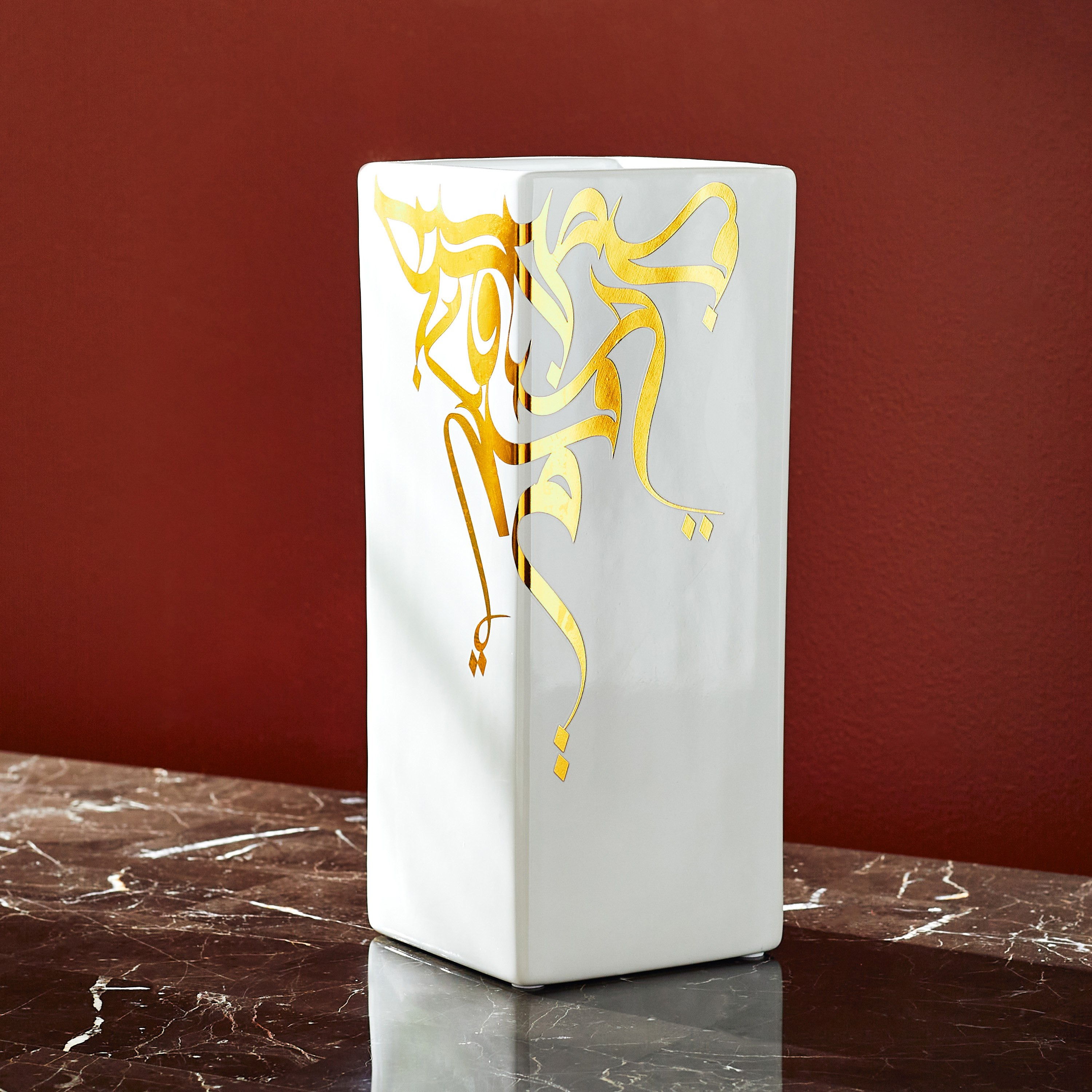 مزهرية سيراميك مع ملصق من شاز - 10.5x10.5x24 سم-hbxhomeware-hbxdecorandfurnishings-image-2