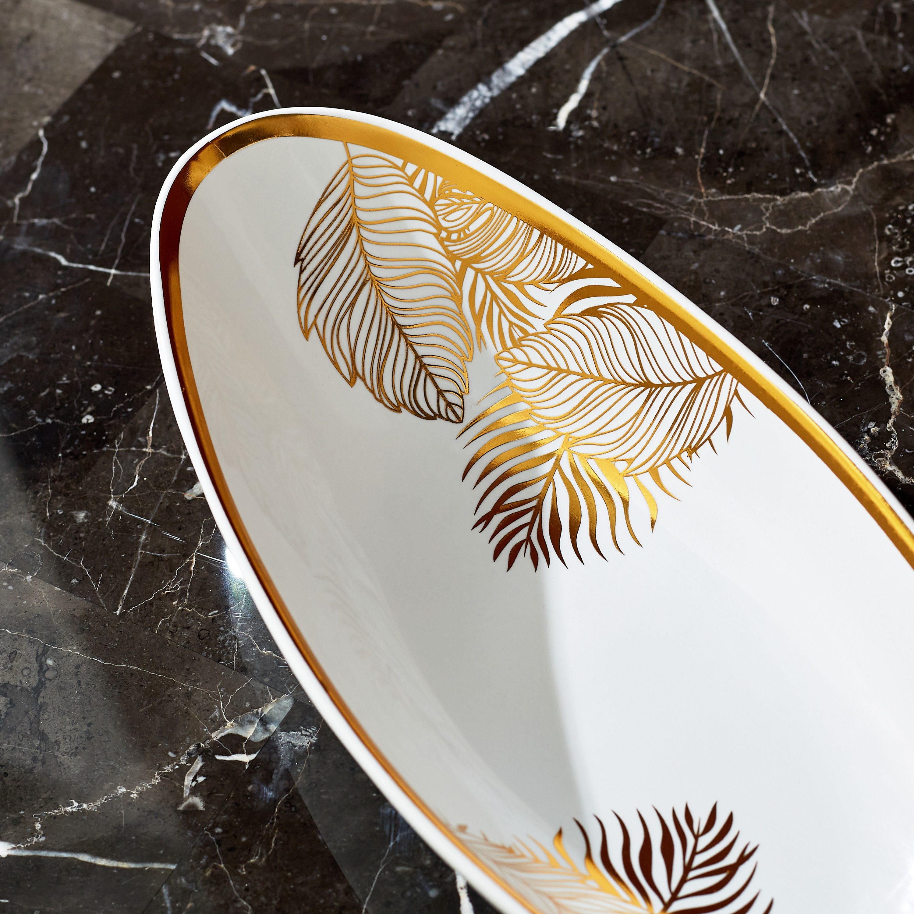 صحن سيراميك مع ملصق من شاز - 30x13x8 سم-hbxhomeware-hbxdecorandfurnishings-image-2