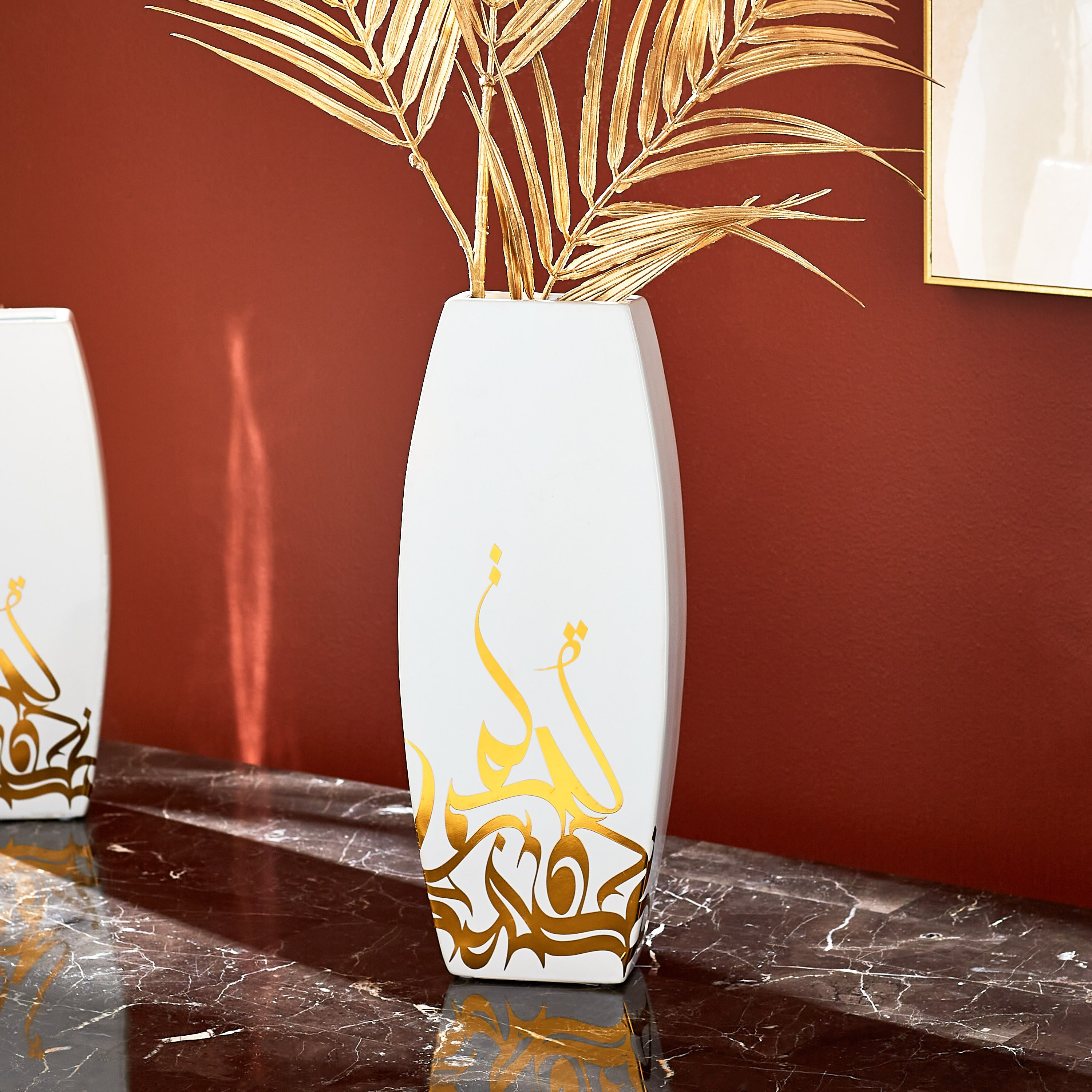 مزهرية سيراميك مع ملصق من شاز - 13x6.5x33 سم-hbxhomeware-hbxdecorandfurnishings-image-1