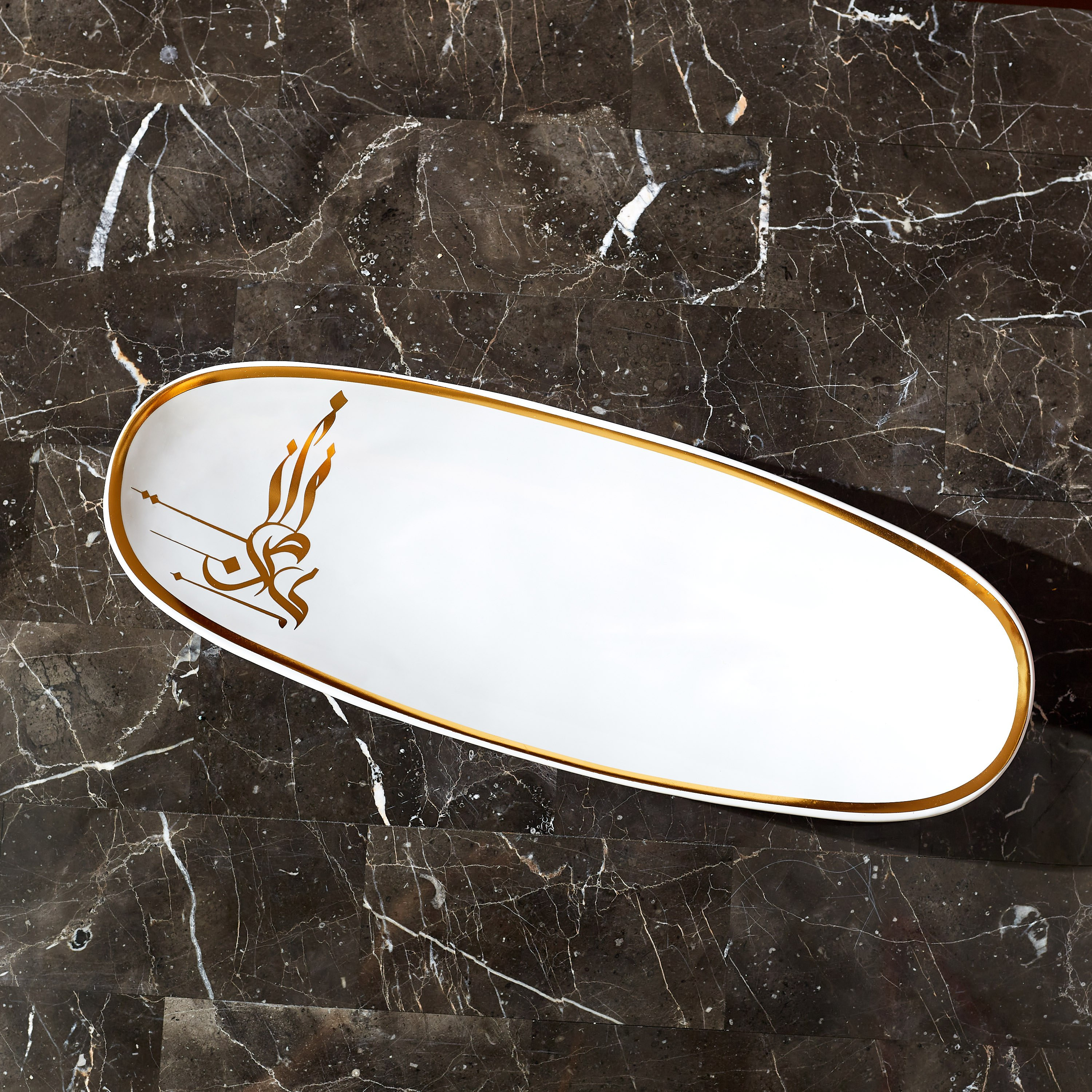 صينية سيراميك مع ملصق من شاز - 40x15x5 سم-hbxhomeware-hbxdecorandfurnishings-image-1